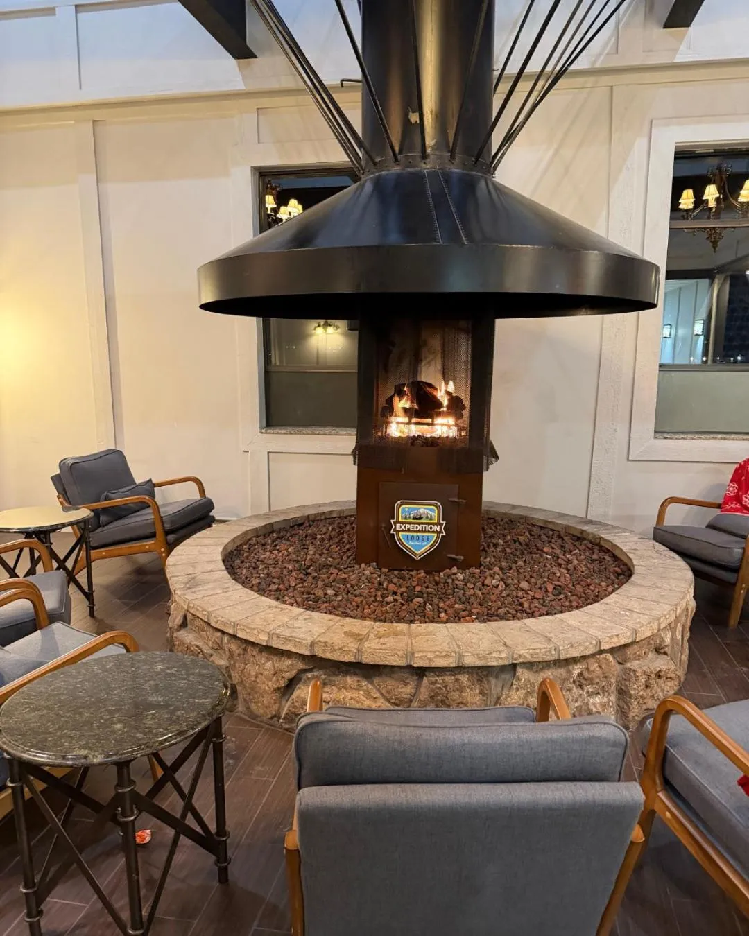 Seating area in Expedition Lodge Estes Park at Rocky Mtn National Park