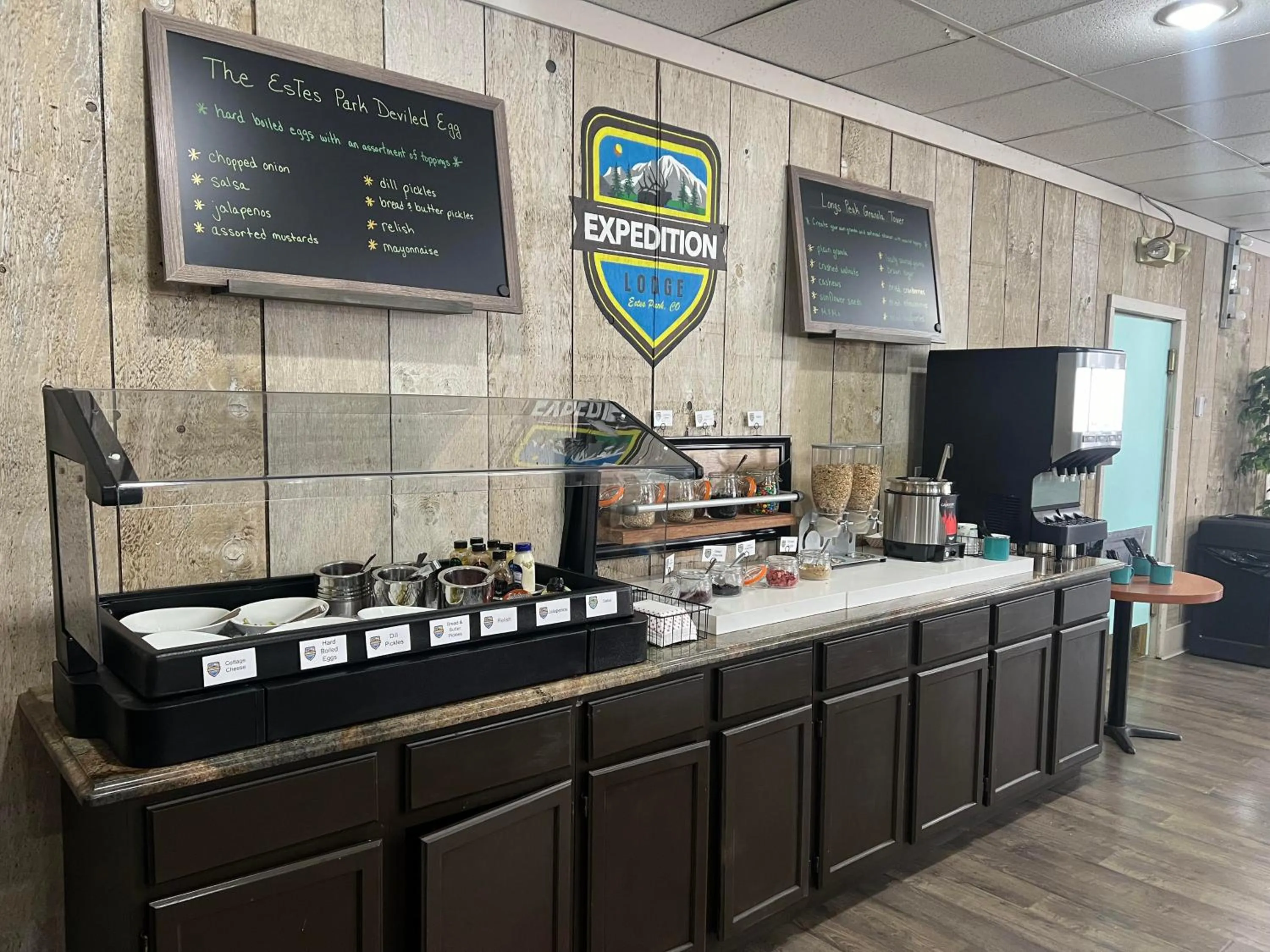 Breakfast in Expedition Lodge Estes Park at Rocky Mtn National Park