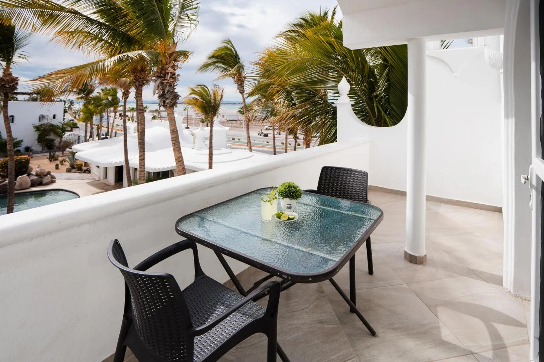 Natural landscape in Hotel & Suites El Moro