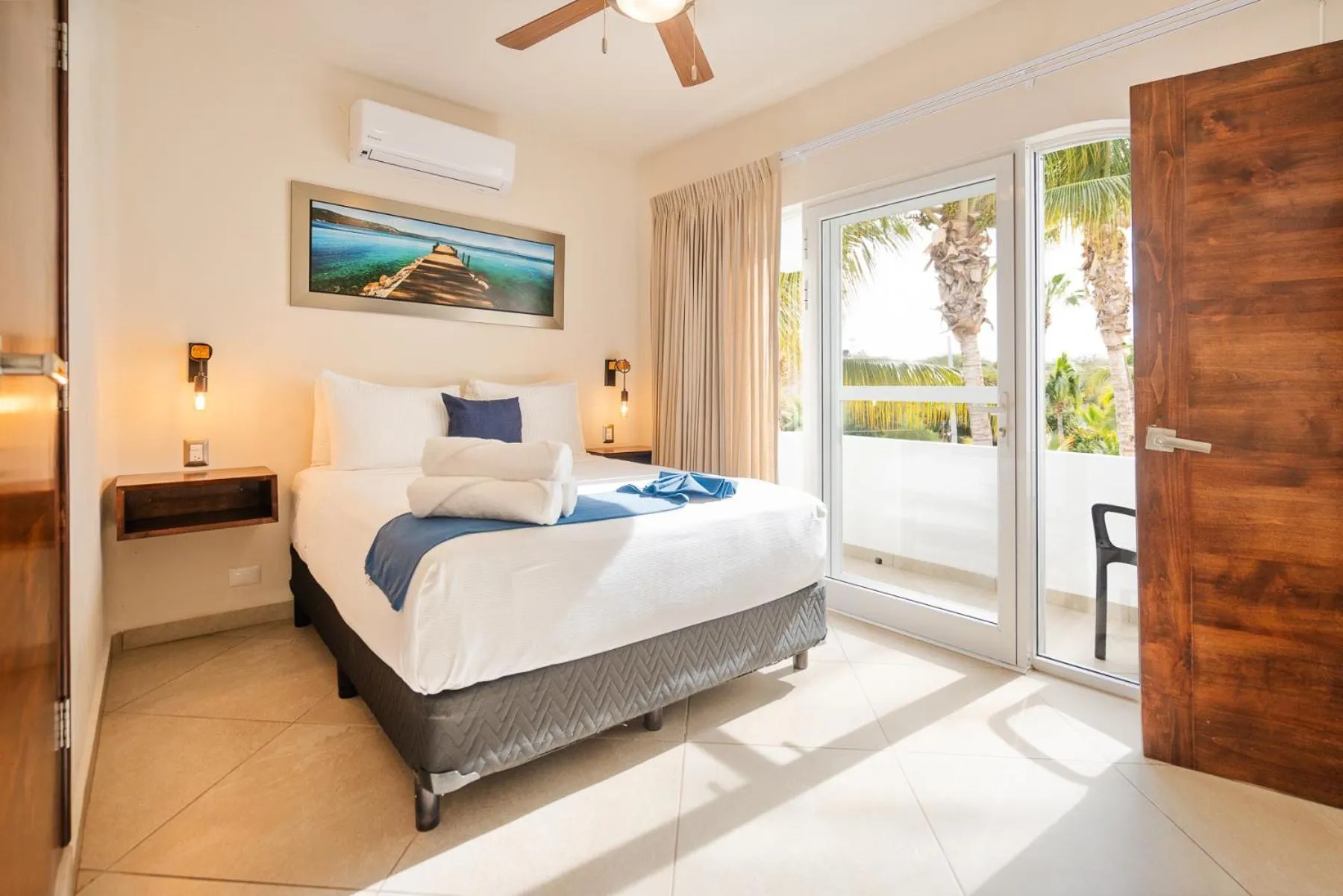 Bed in Hotel & Suites El Moro