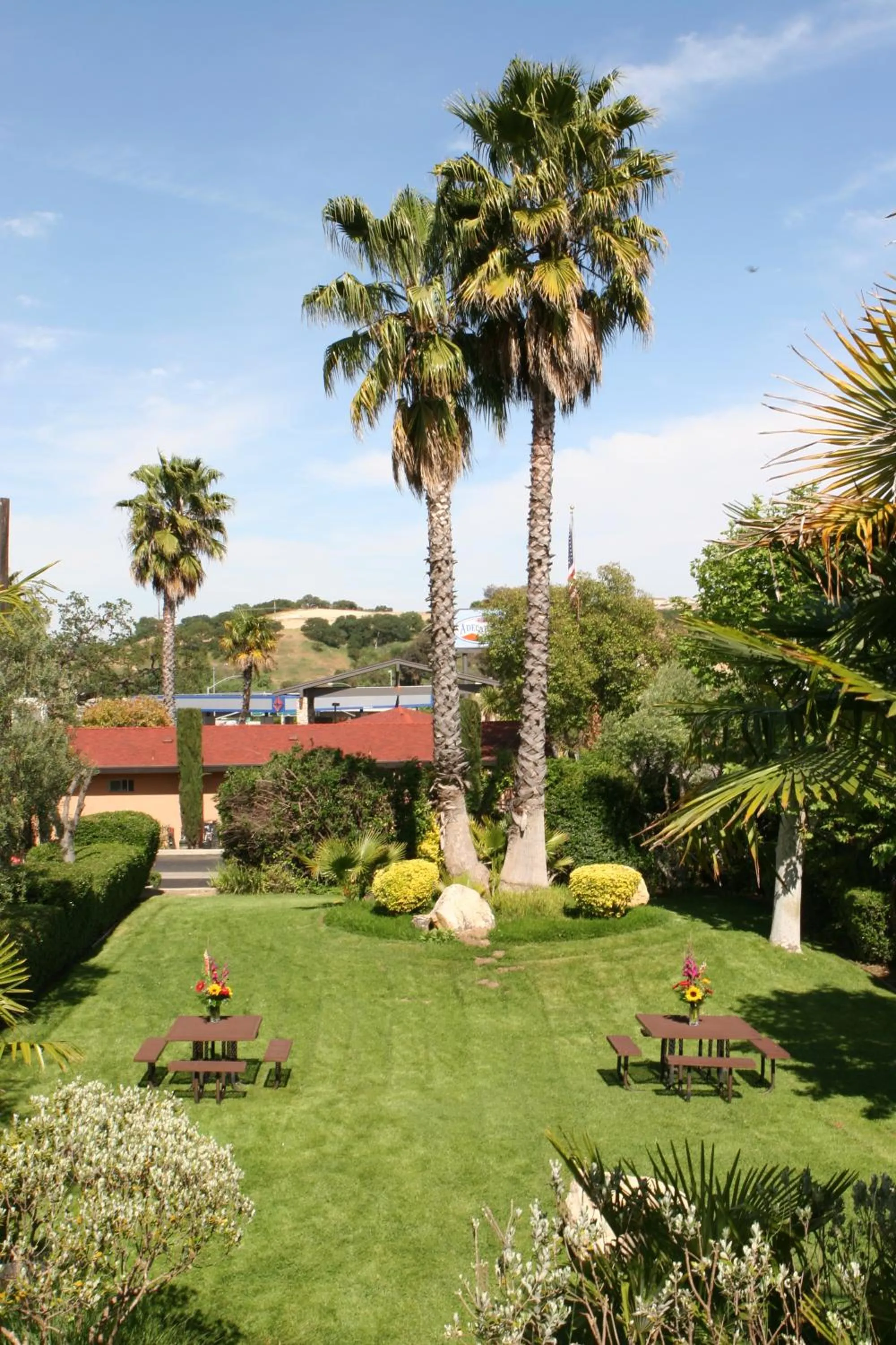 BBQ facilities in Adelaide Inn