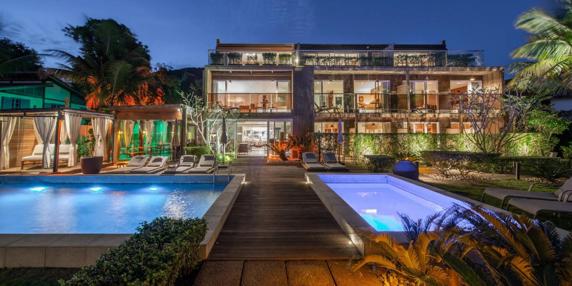 Property building in Hotel Spa Nau Royal