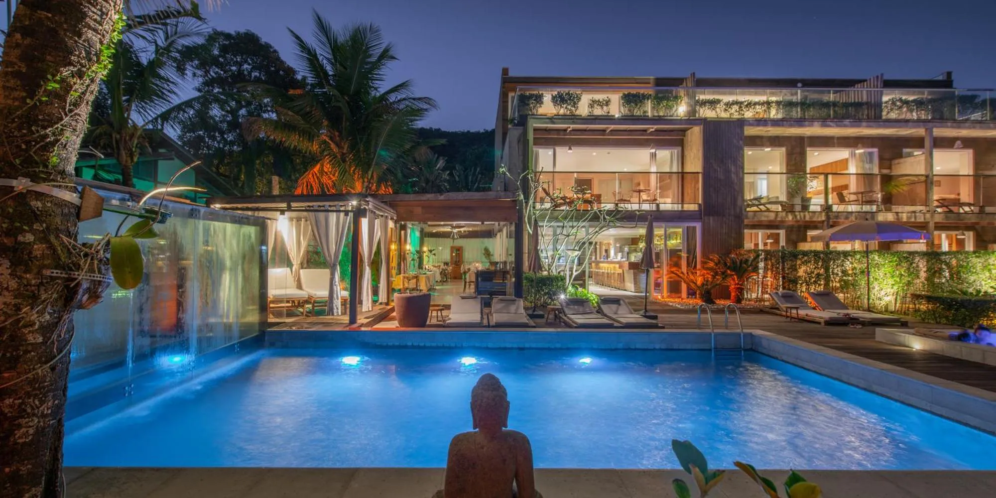 Property building in Hotel Spa Nau Royal