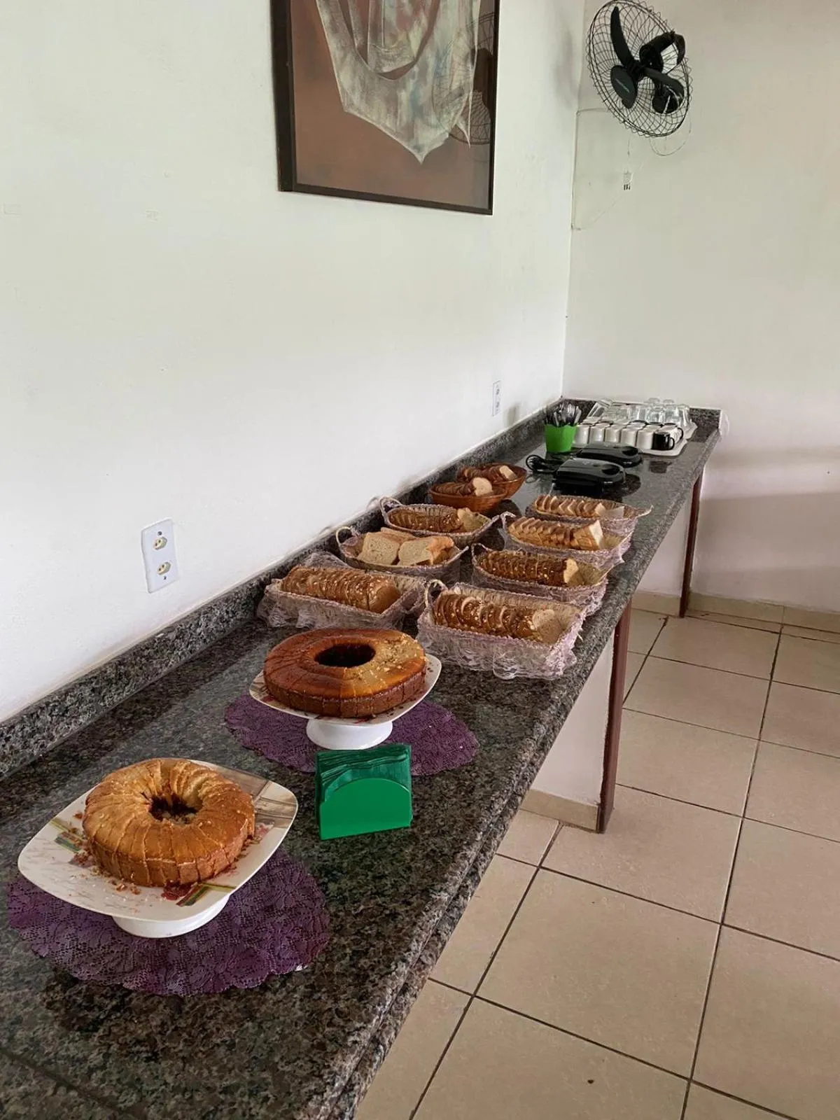 Restaurant/places to eat in Pousada Ferradura Beach