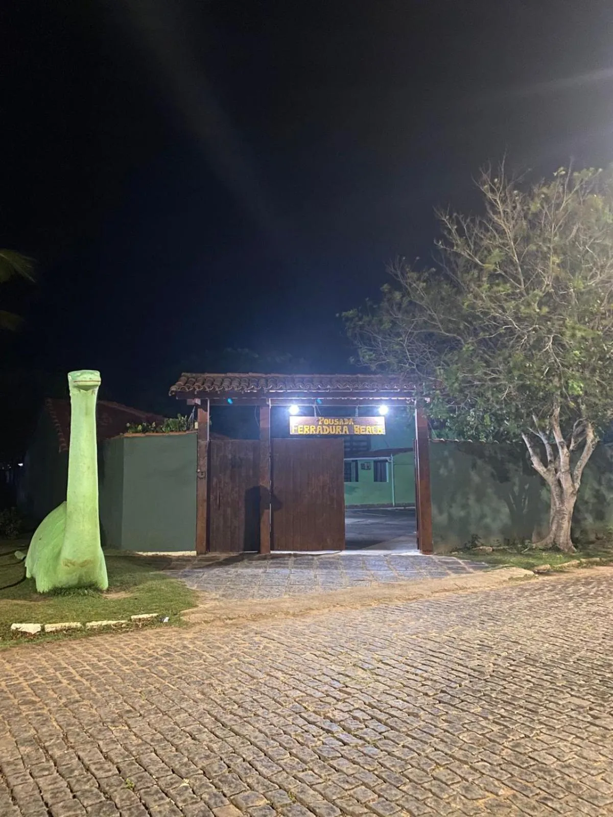 Pousada Ferradura Beach