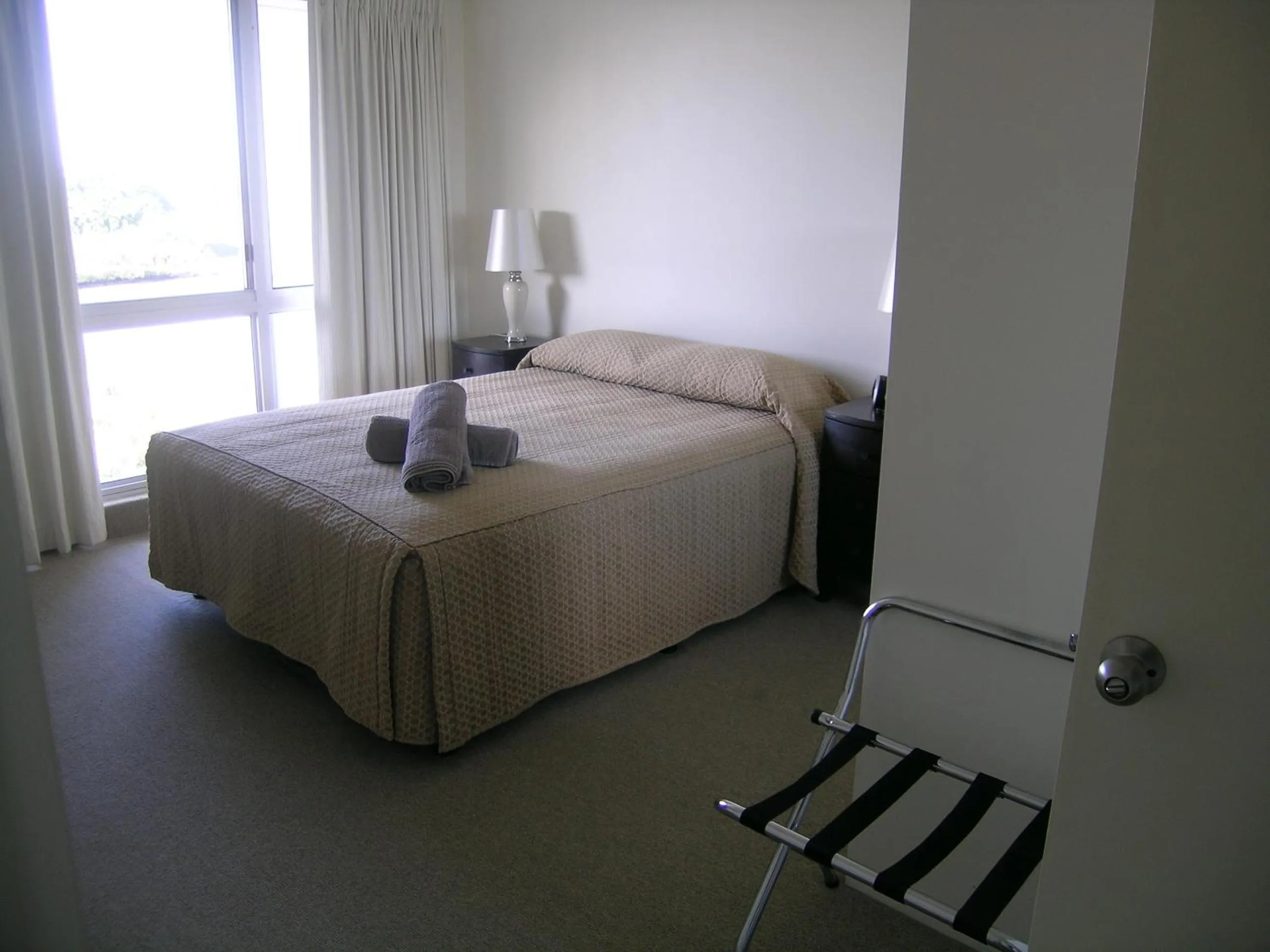 Bed in Fairthorpe Apartments