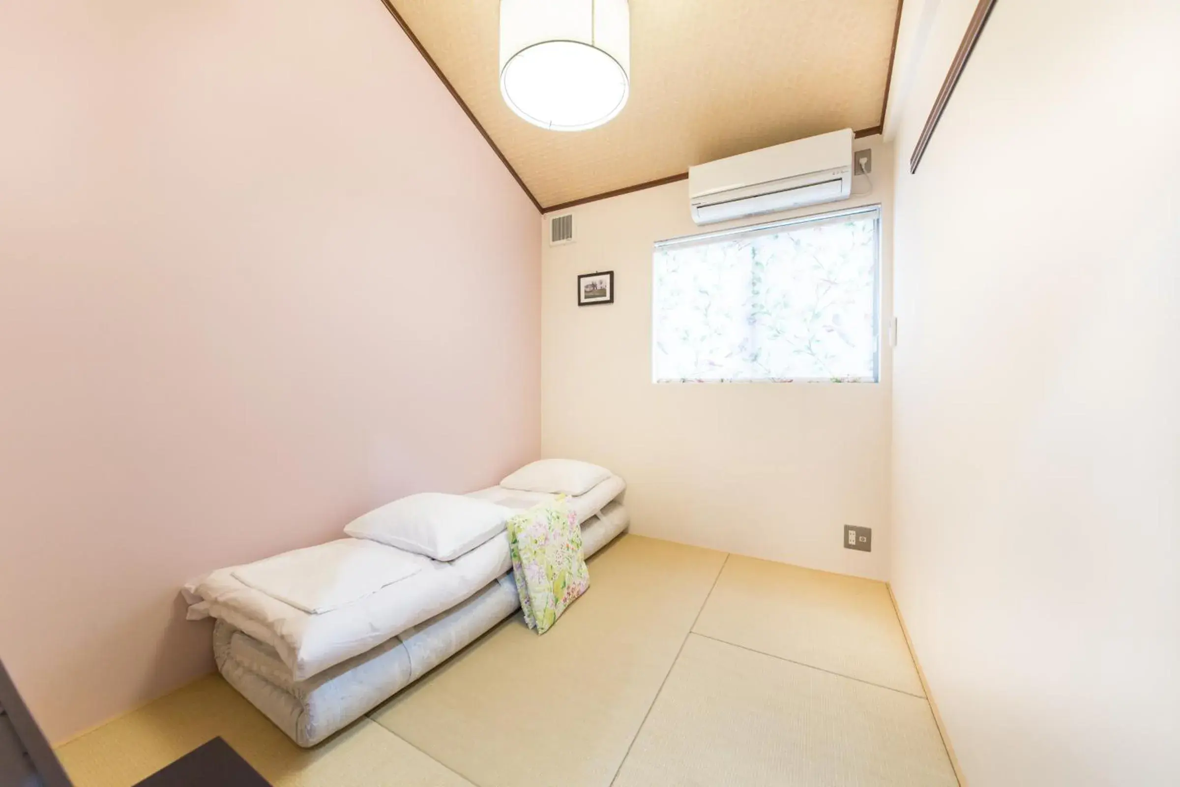 Japanese-Style Twin Room - single occupancy in Woman Only Guesthouse Nanohana (Female only) Japanese-Style Twin Room - single occupancy in Woman Only Guesthouse Nanohana (Female only)