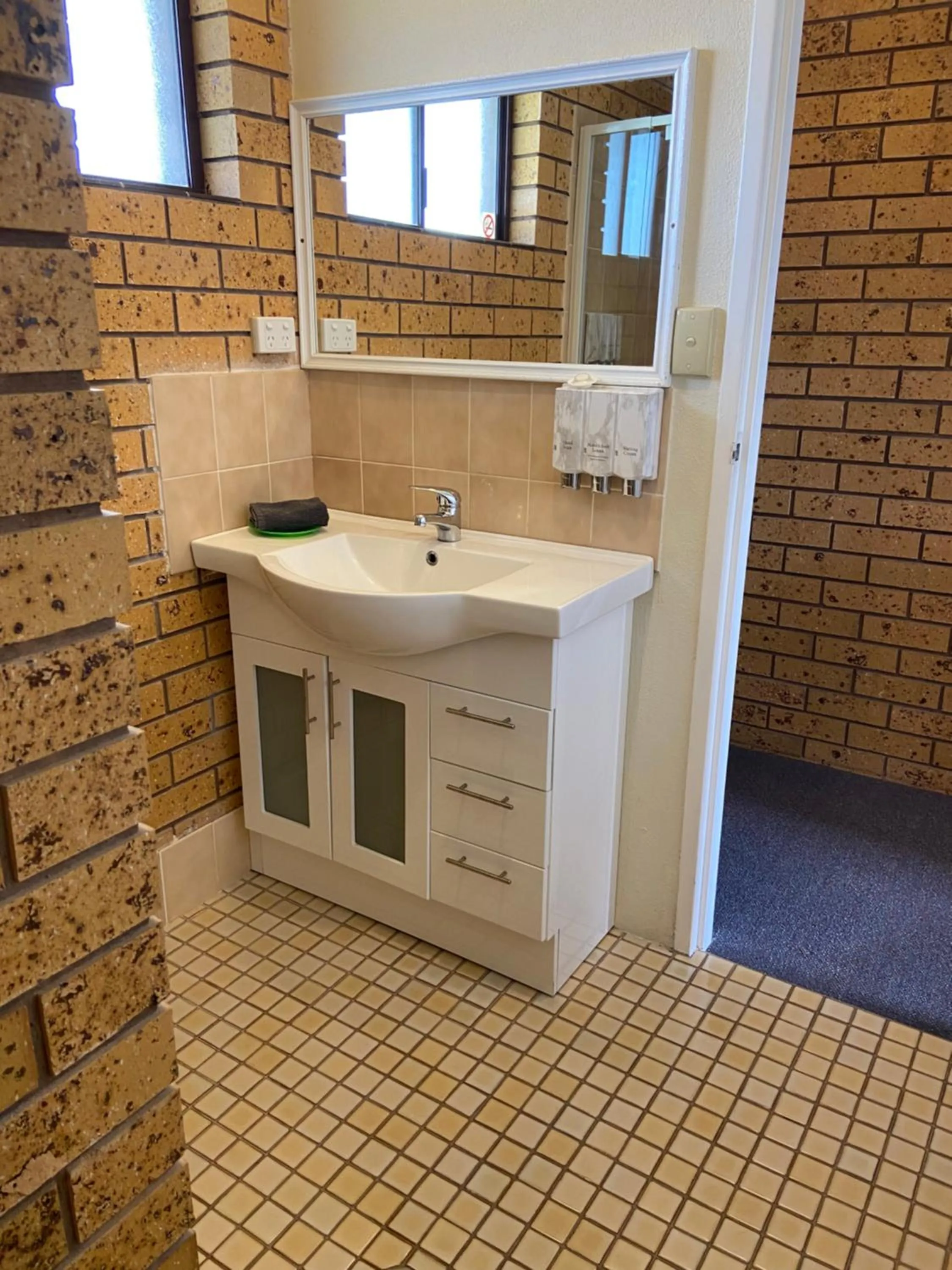 Newell Motor Inn Narrandera