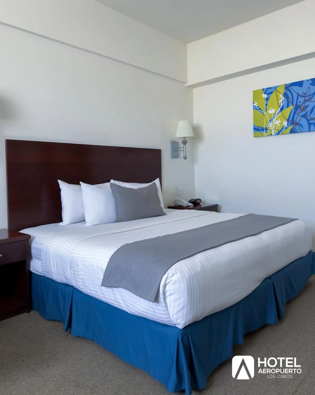 Bed in Hotel Aeropuerto Los Cabos