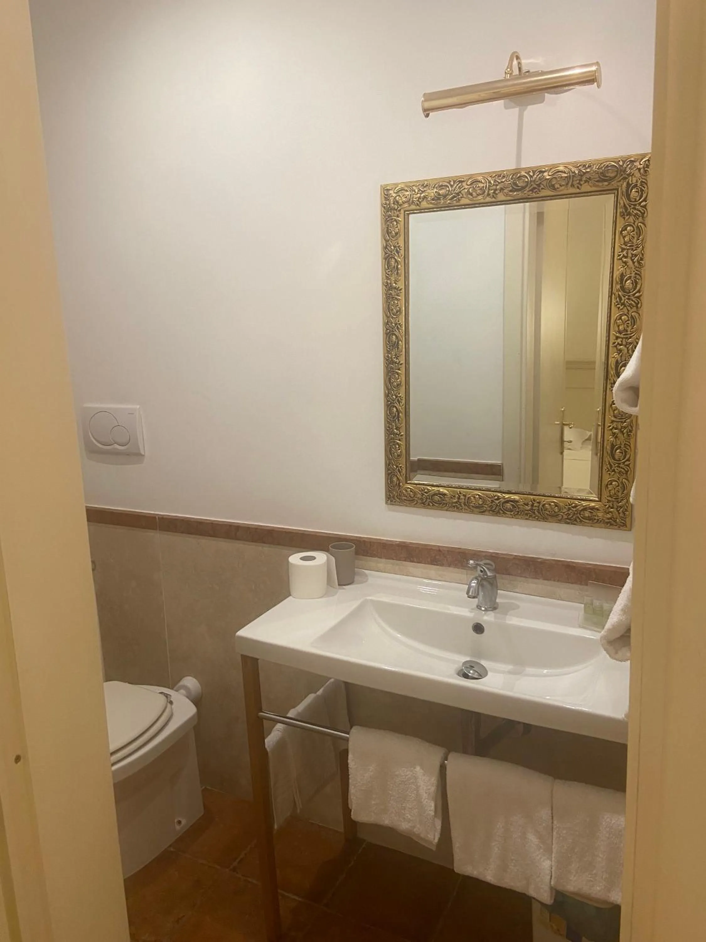 Bathroom in Hotel Quadrifoglio by Mancini