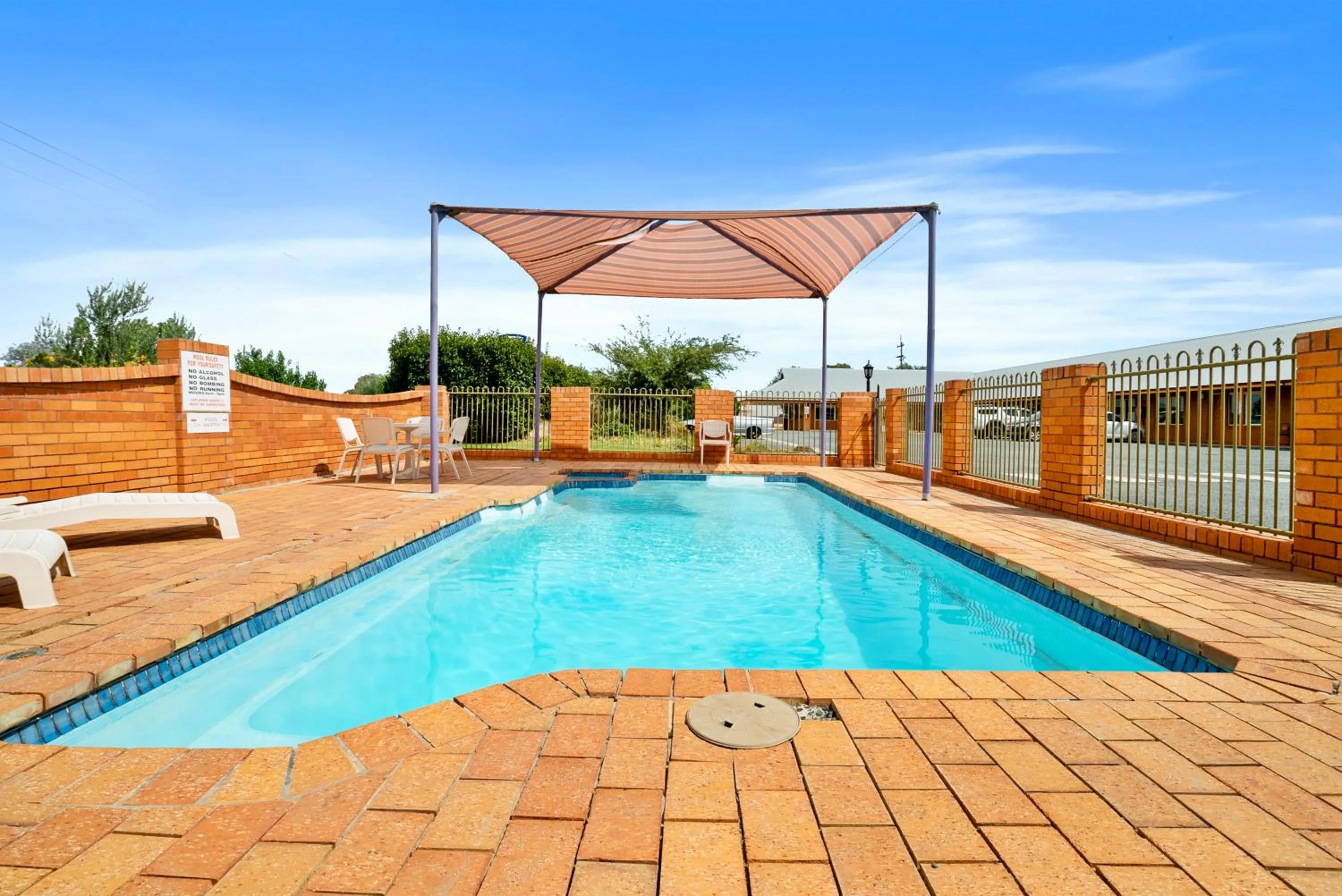 Pool view in Comfort Inn Bishops Lodge