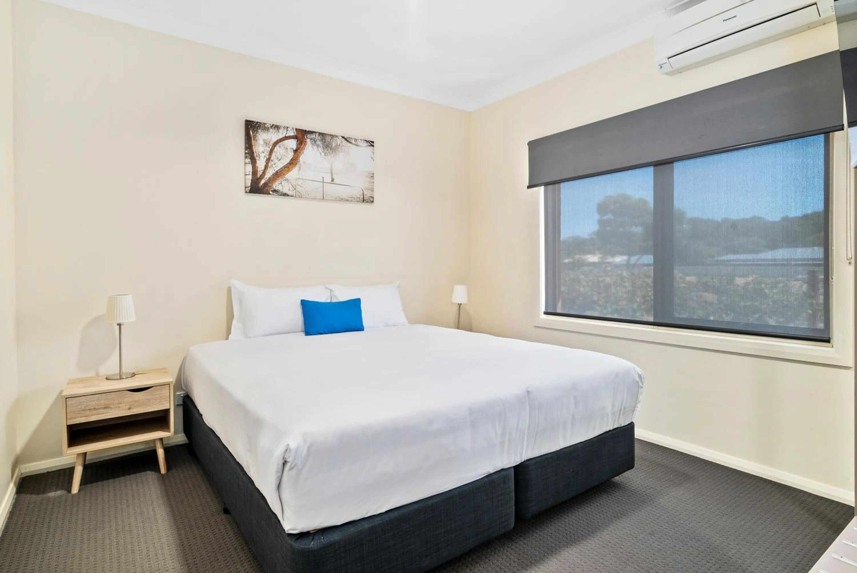 Bed in Comfort Inn Bishops Lodge