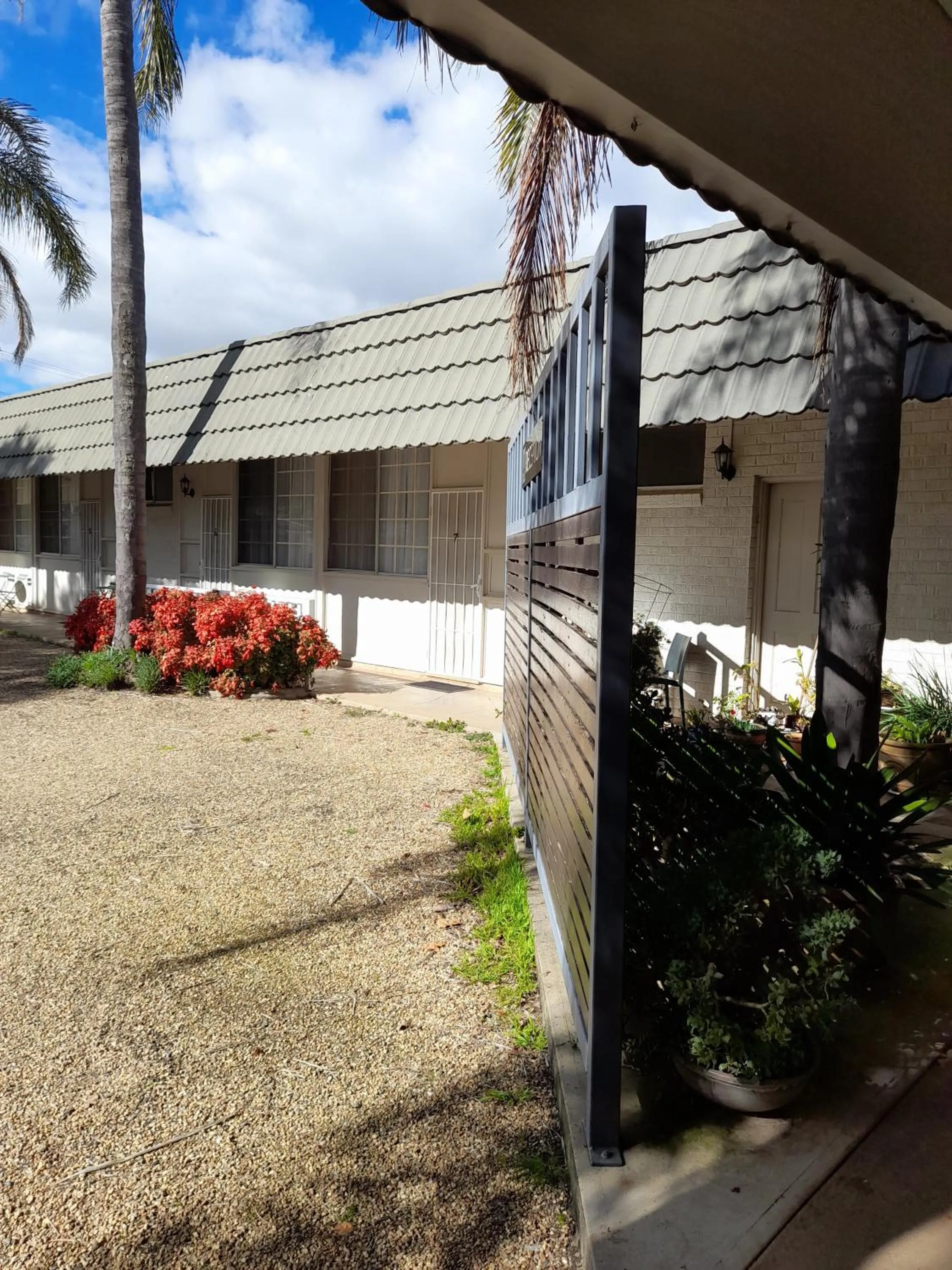 Property building in Aromet Motor Inn