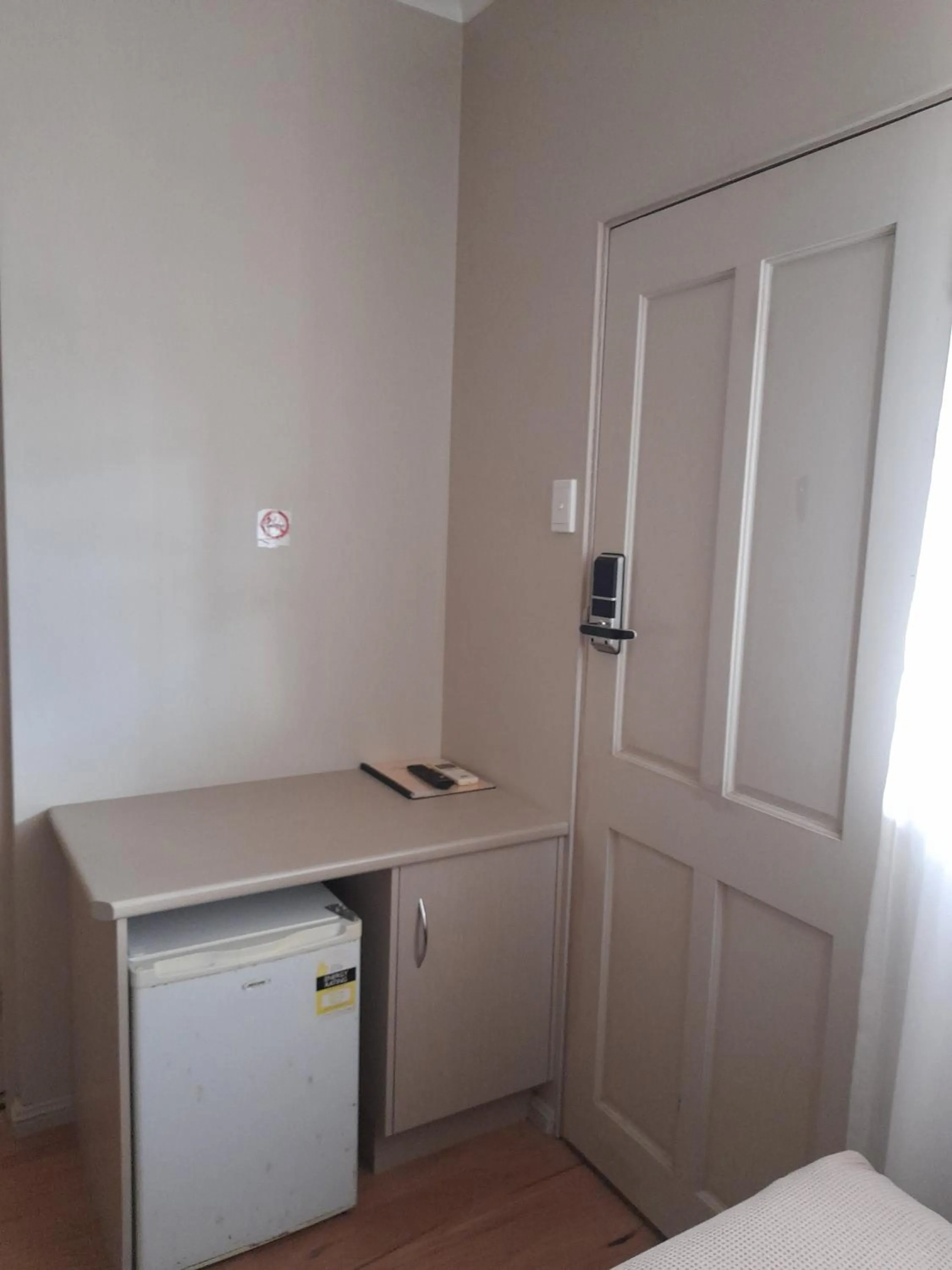 hair dresser in Aromet Motor Inn