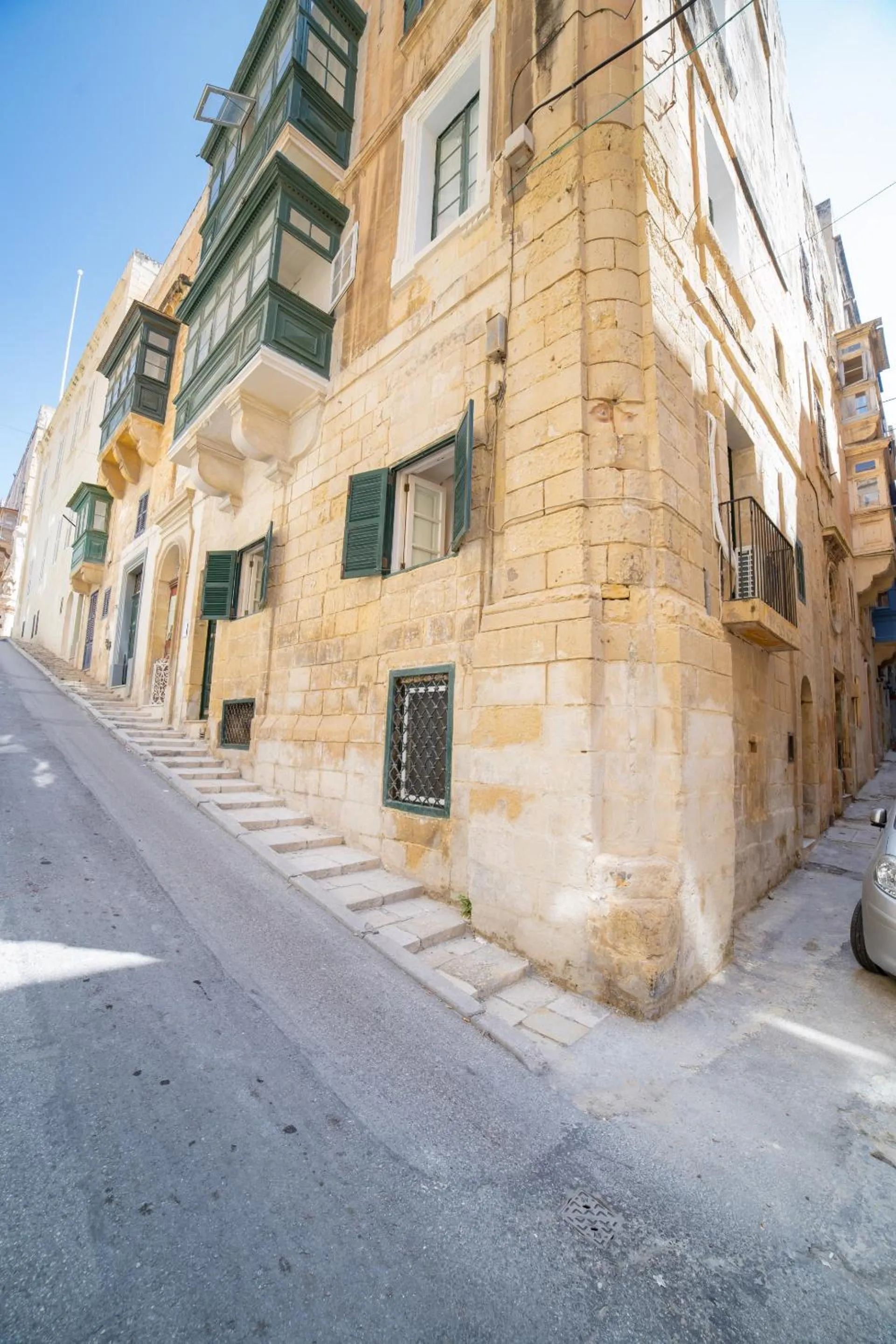Property building in Carmelita Valletta