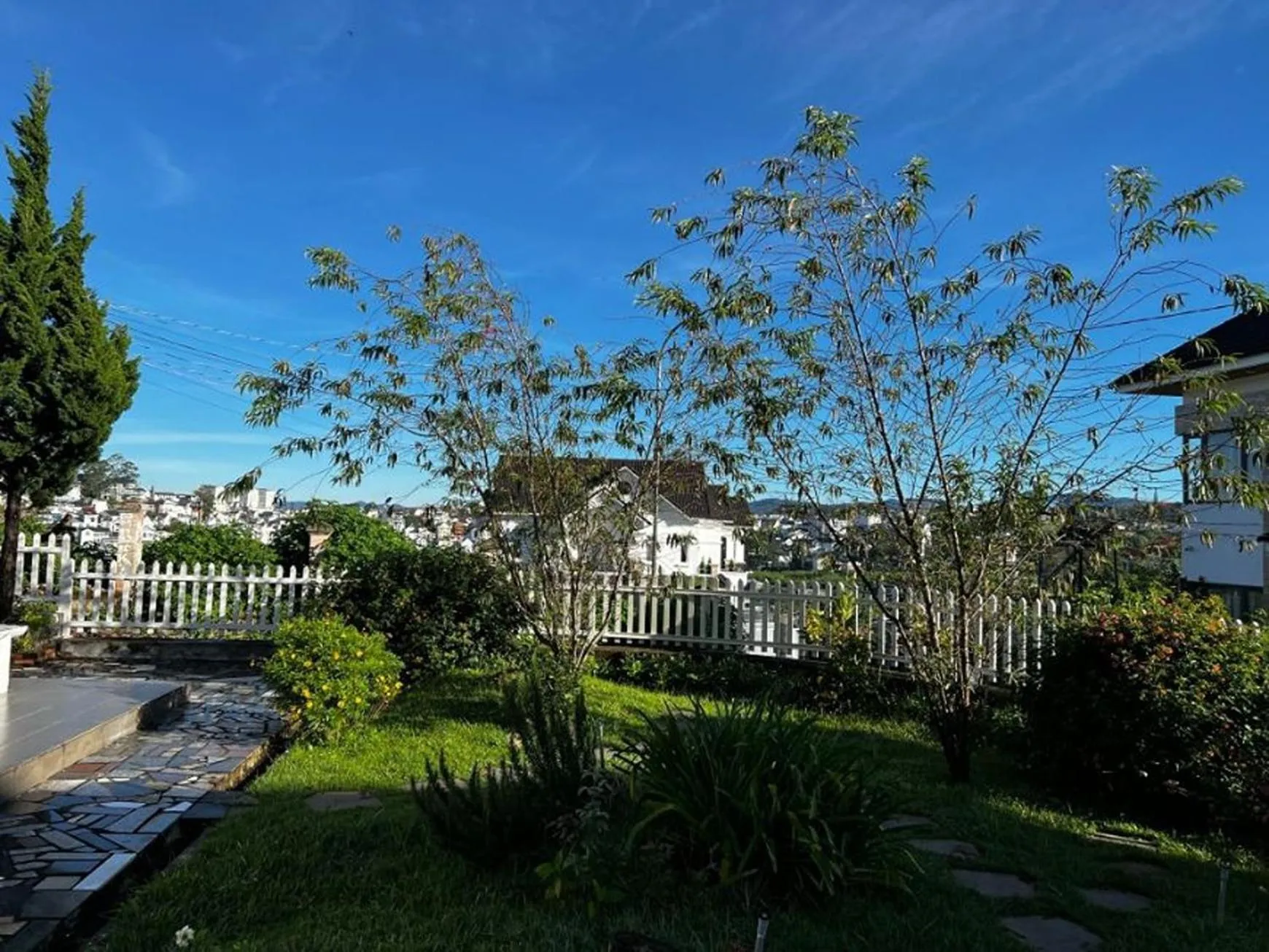 Garden in The Hobbit Bungalow