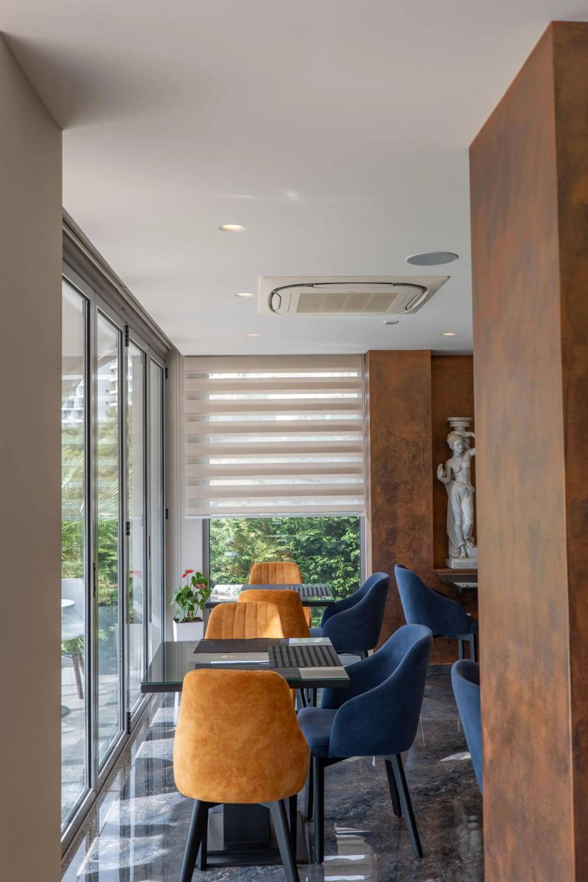 Seating area in Hotel Teuta