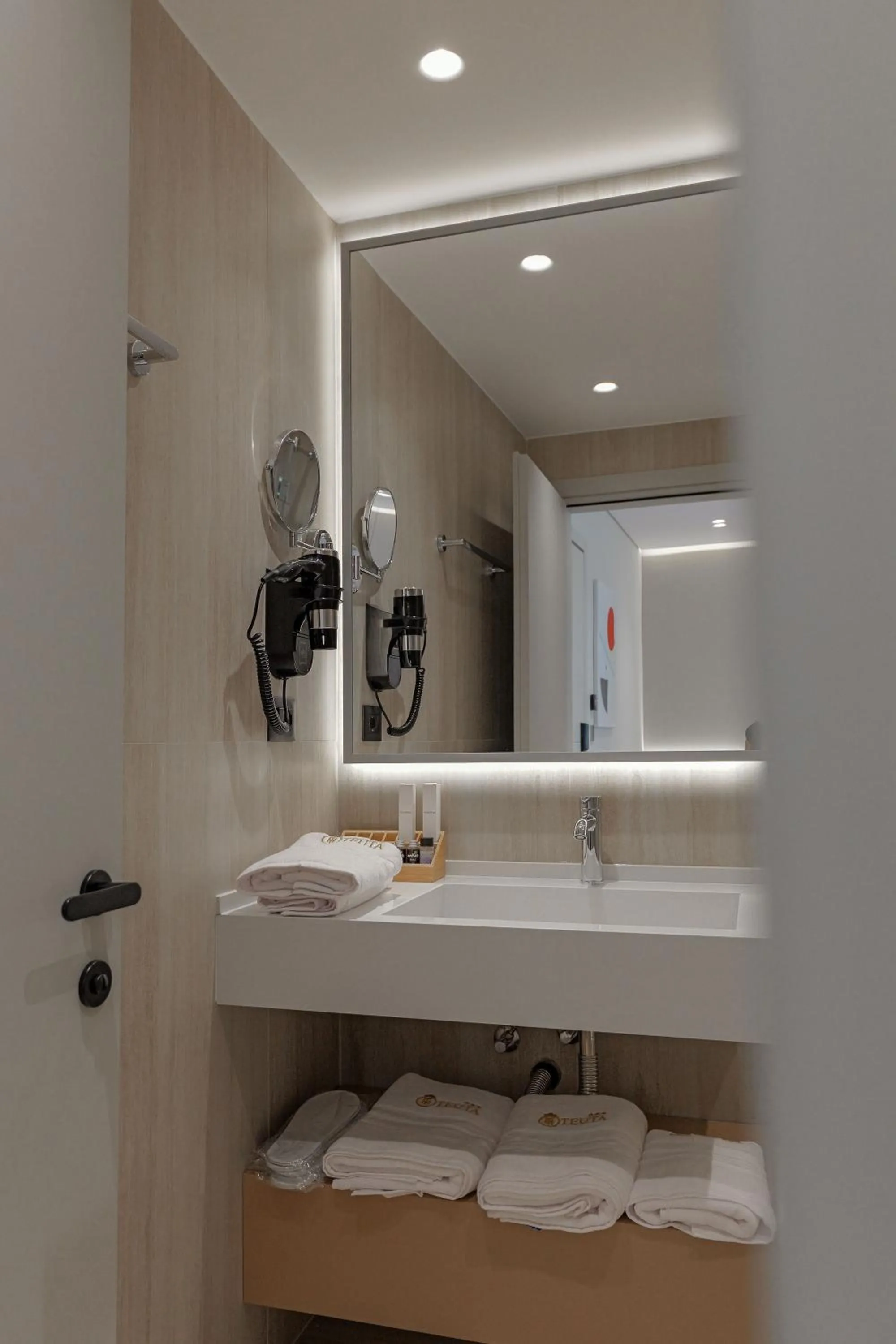 Bathroom in Hotel Teuta