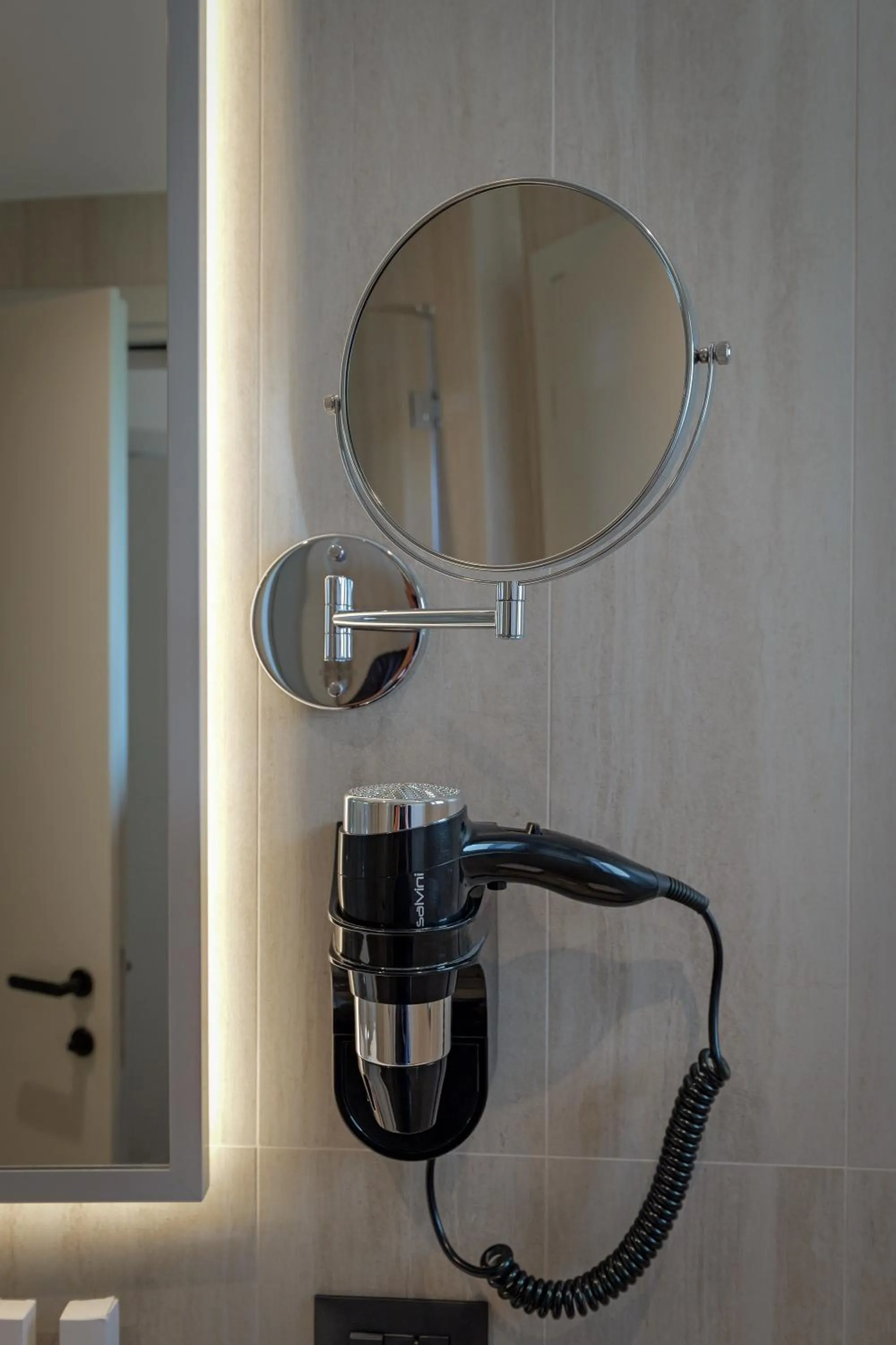 hair dryier in Hotel Teuta