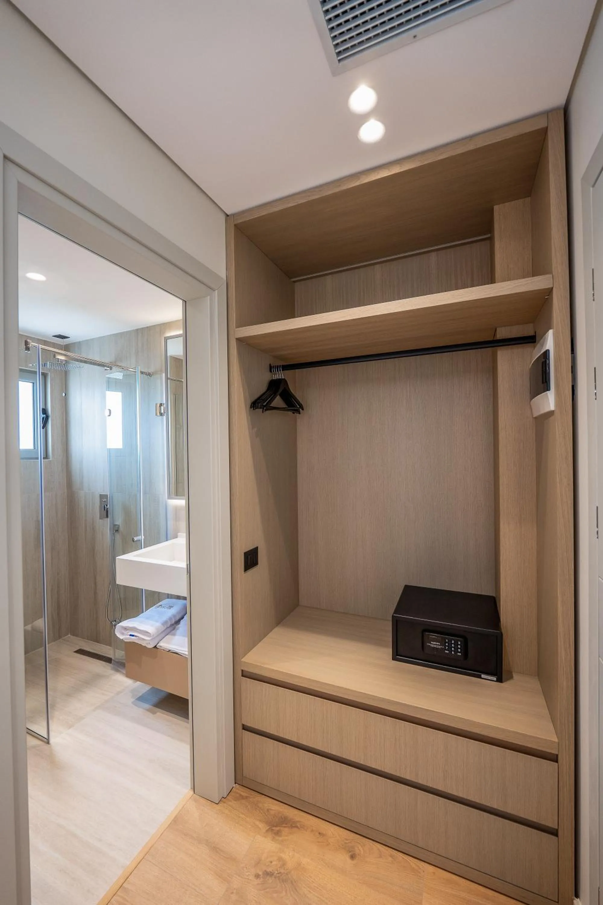 wardrobe in Hotel Teuta