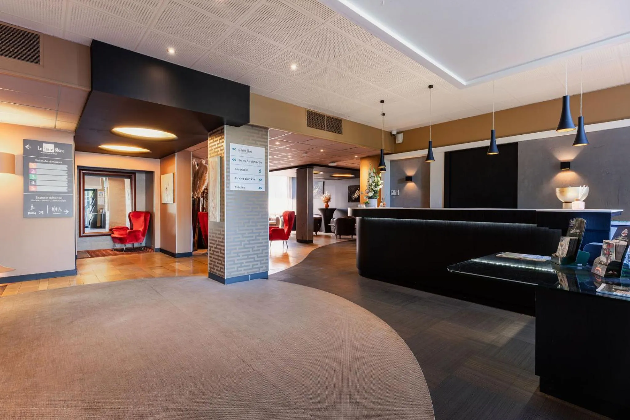 Lobby or reception in BRIT HOTEL - RESTAURANT Saint-Brieuc Langueux