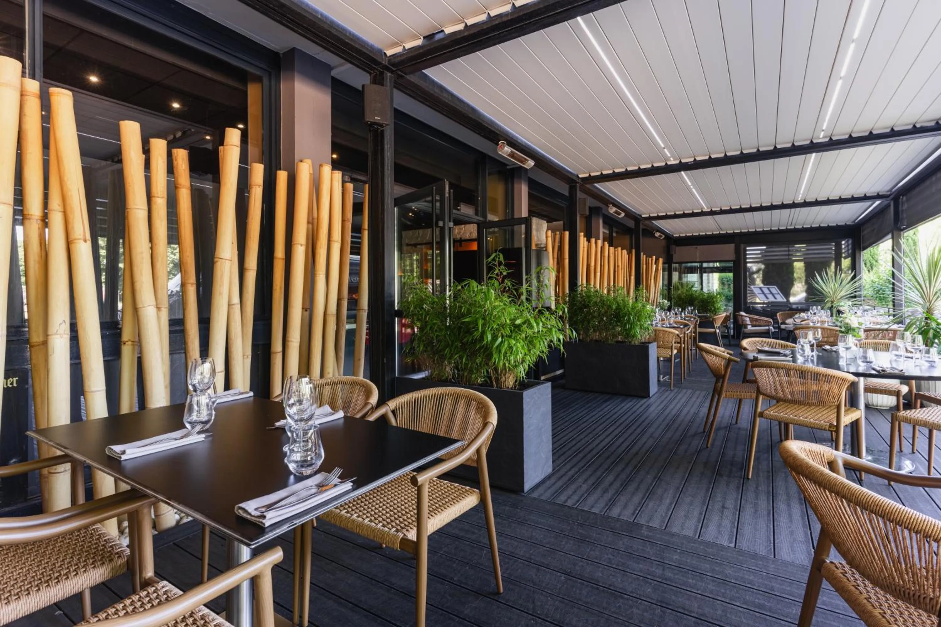 Patio in BRIT HOTEL - RESTAURANT Saint-Brieuc Langueux