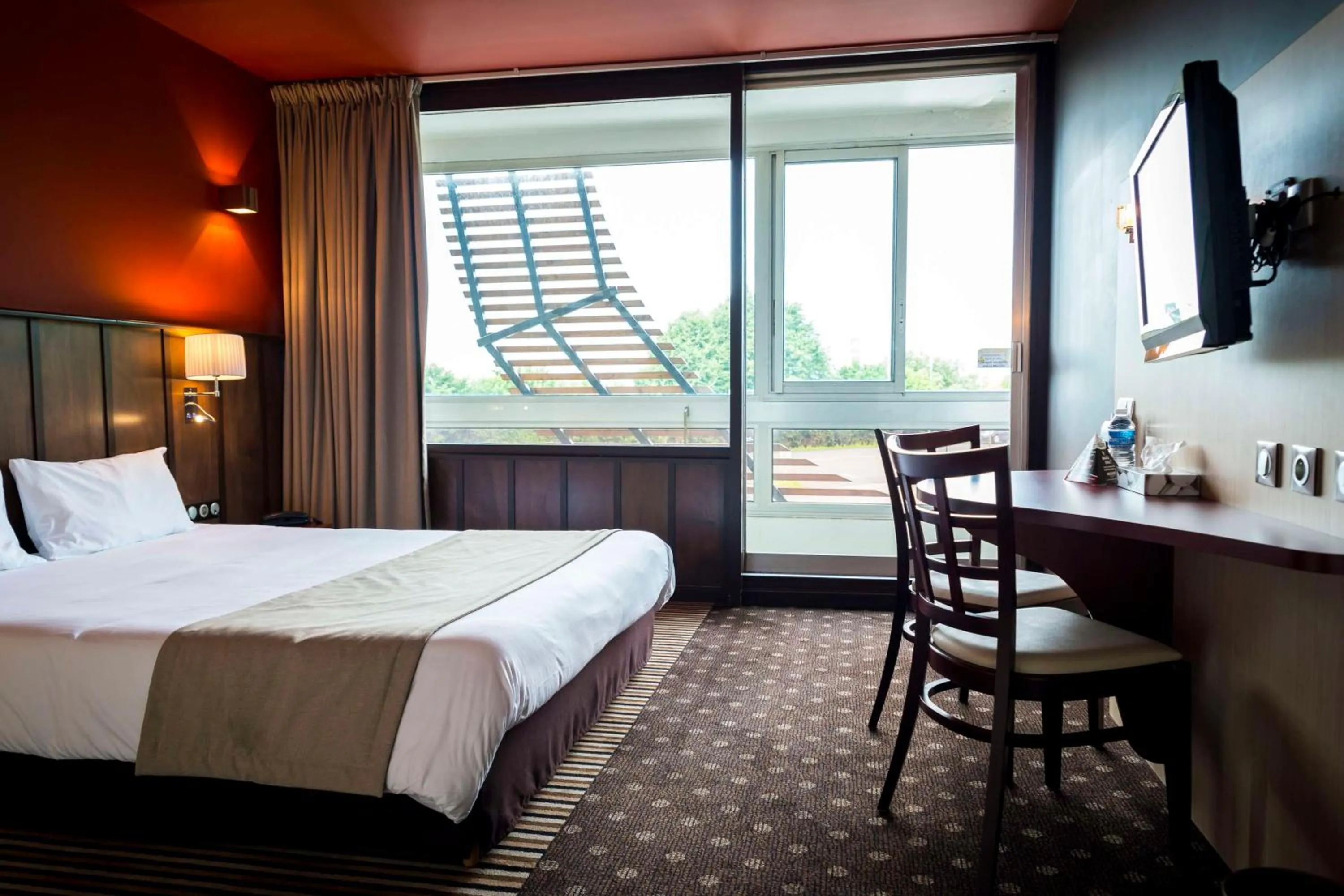 Bedroom, Bed in BRIT HOTEL - RESTAURANT Saint-Brieuc Langueux