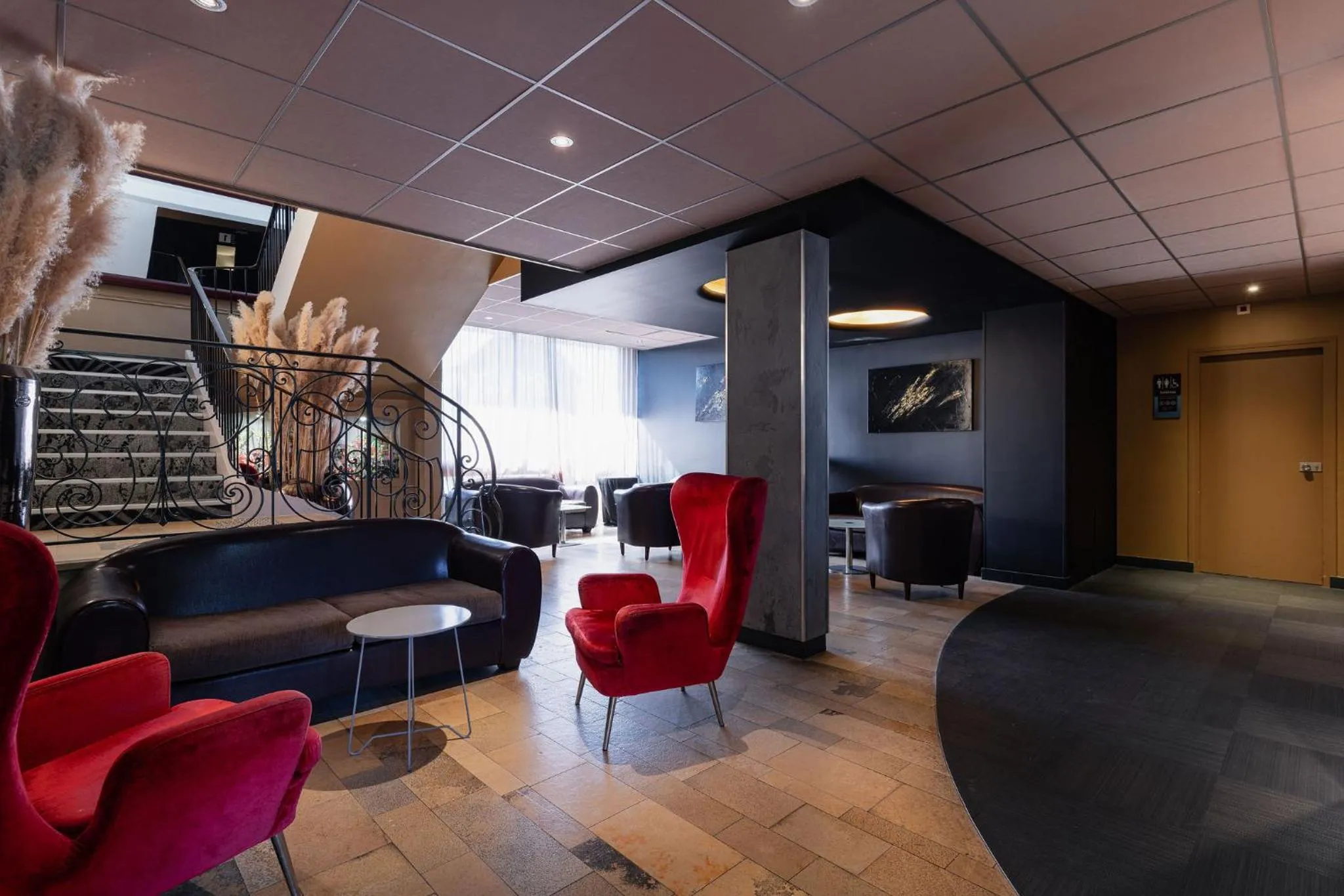 Living room in BRIT HOTEL - RESTAURANT Saint-Brieuc Langueux