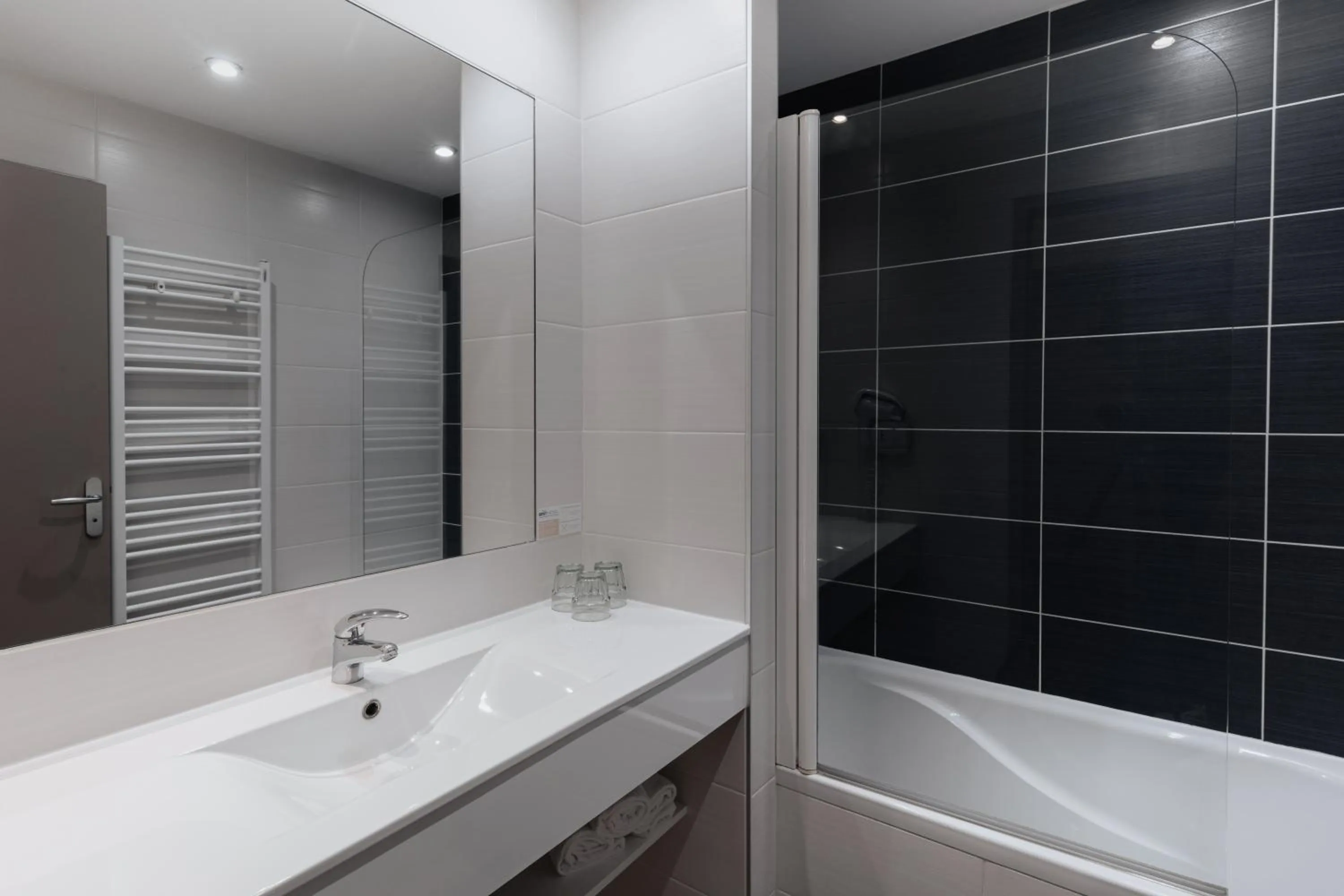 Bathroom in BRIT HOTEL - RESTAURANT Saint-Brieuc Langueux