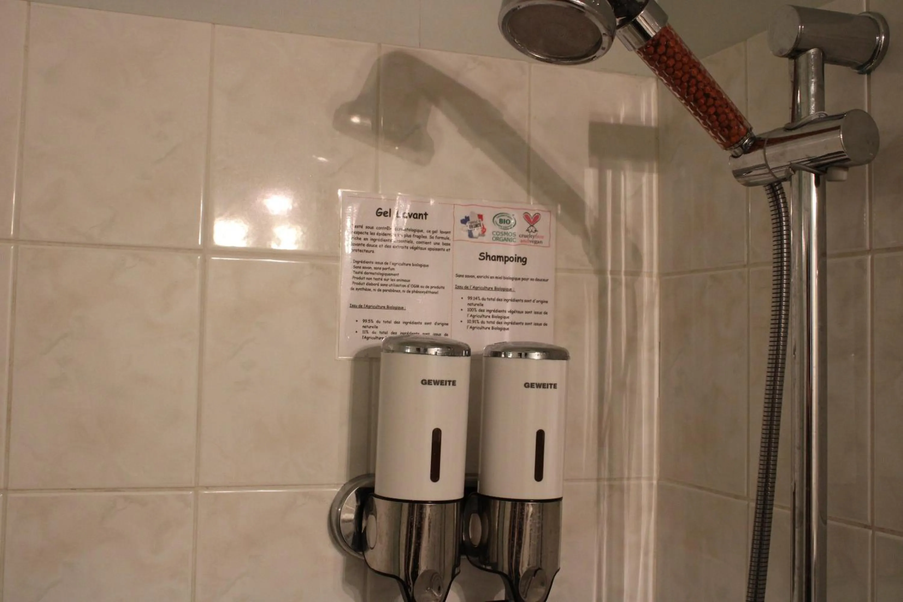 Bathroom in Le Commerce