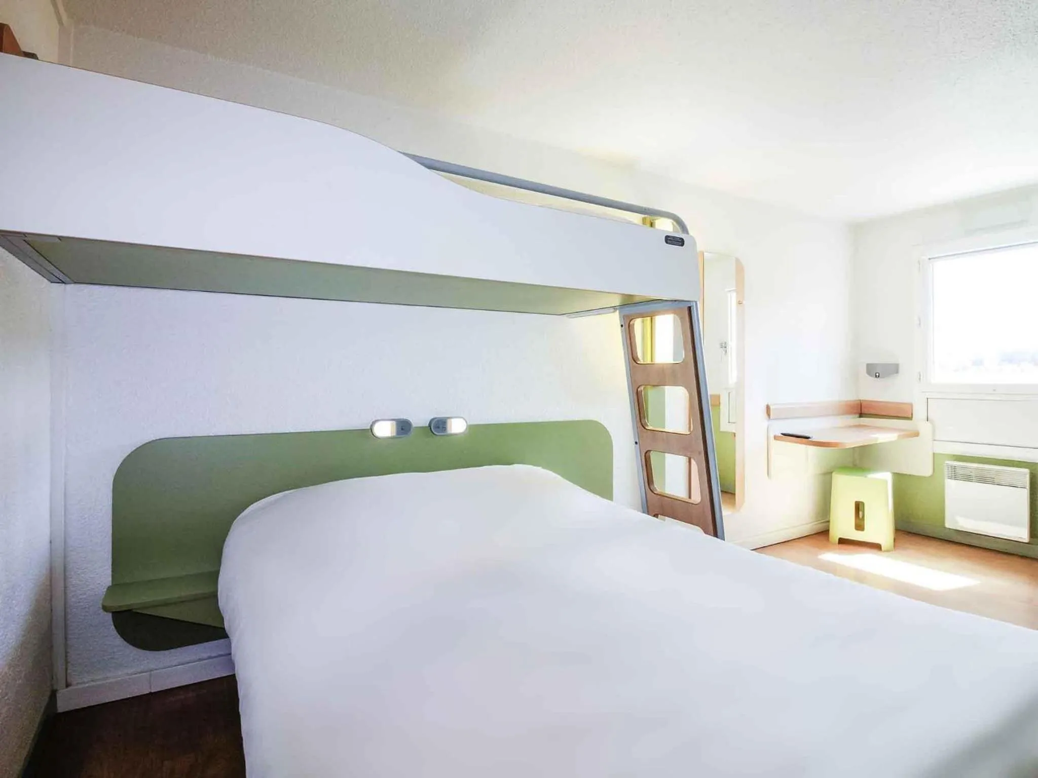 Double Room with Bunk Bed in Ibis budget Périgueux