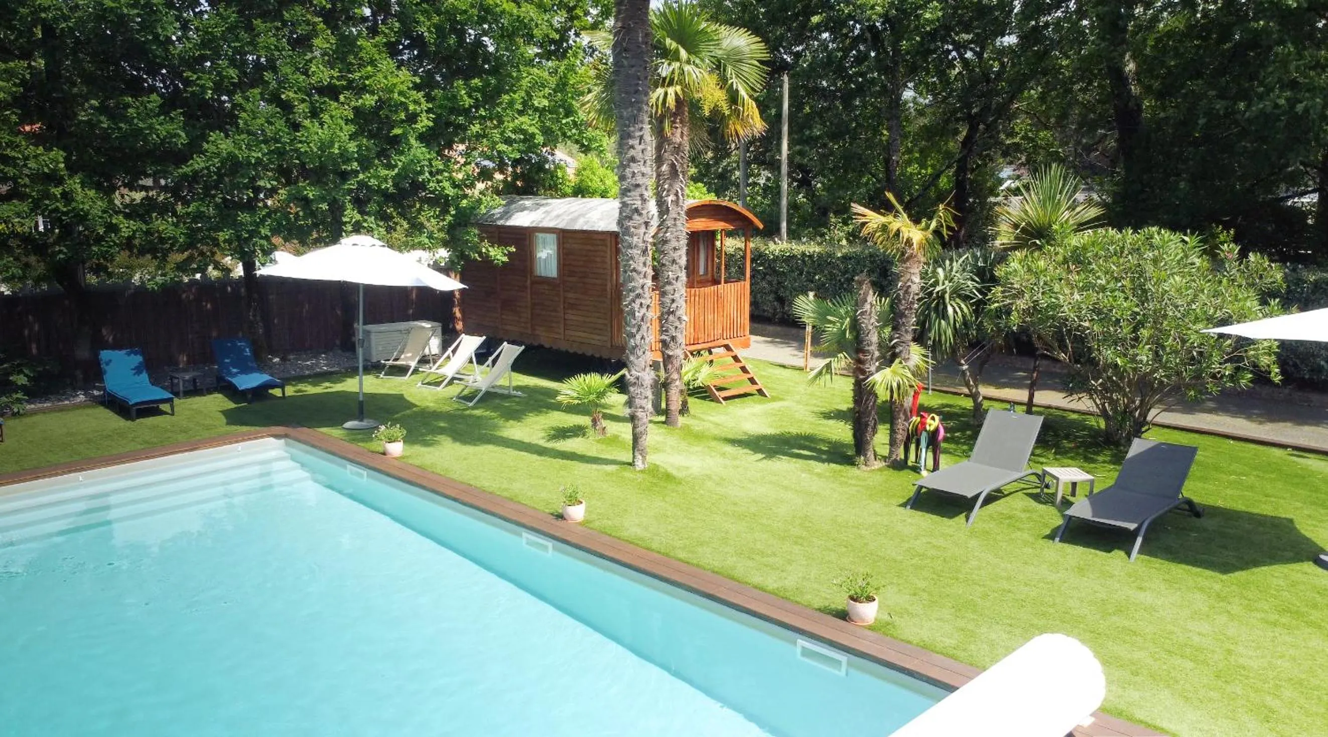 Garden in La Villa Herbert Maison d'hôtes à Andernos