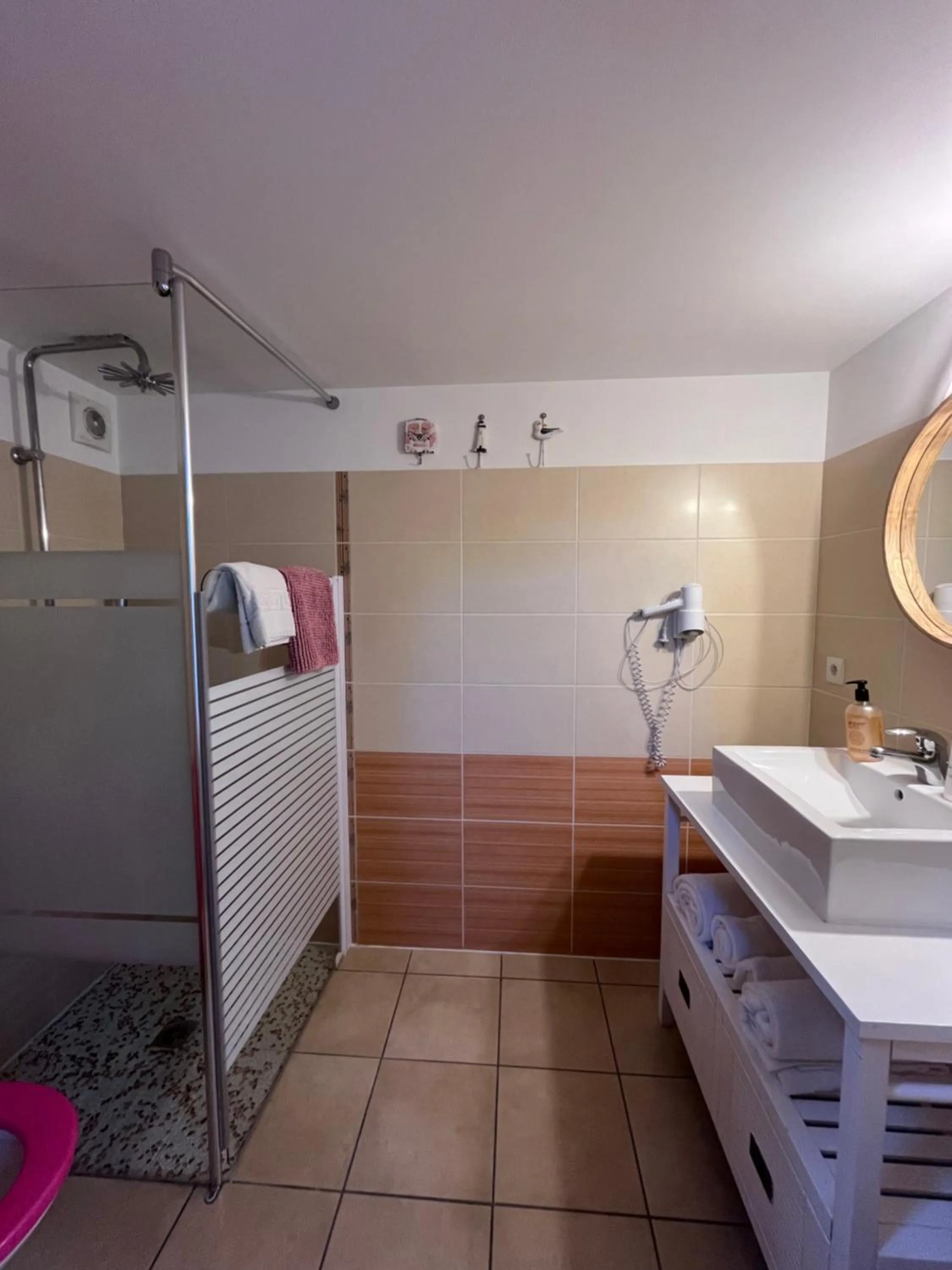 Bathroom in La Villa Herbert Maison d'hôtes à Andernos