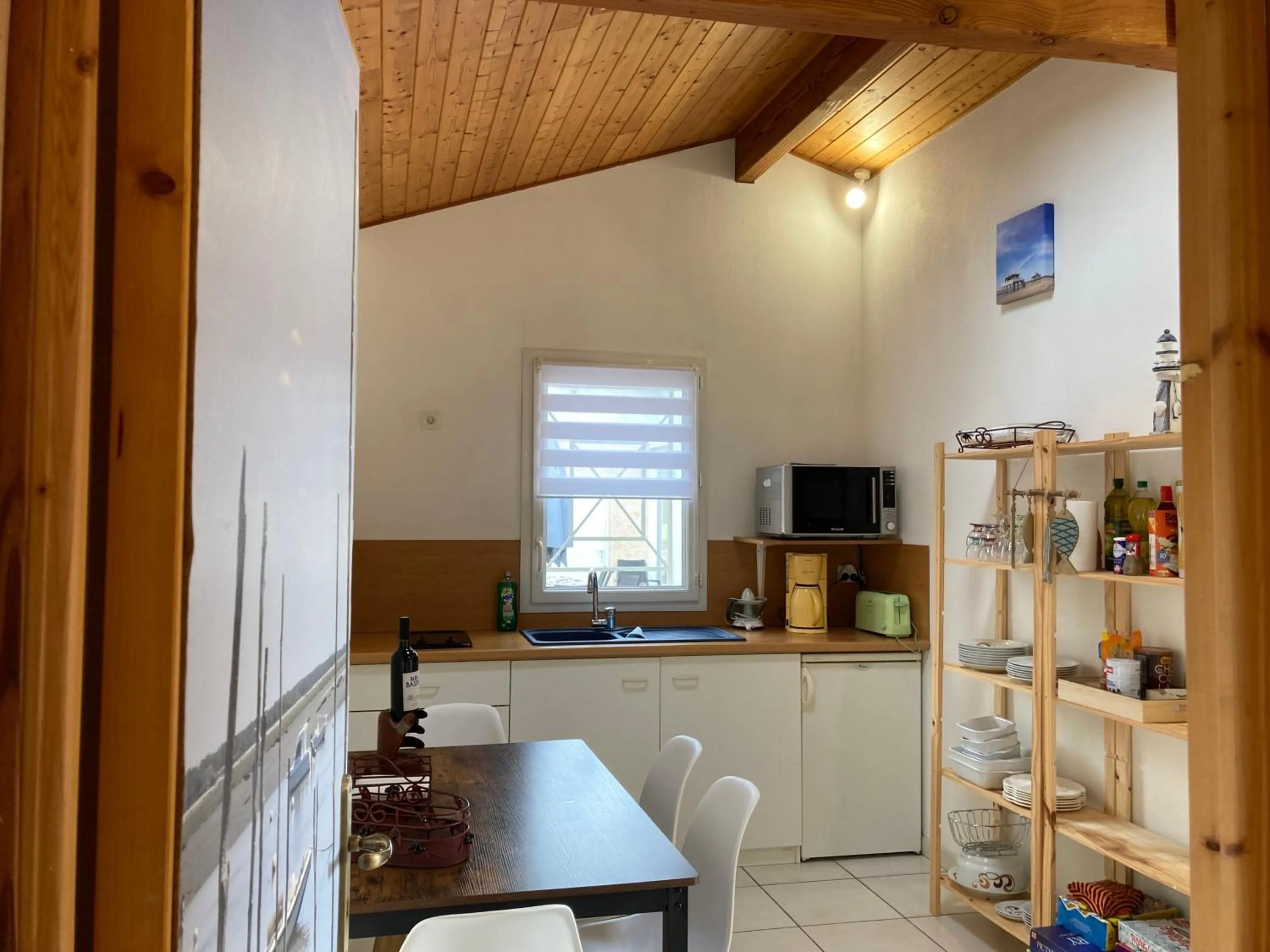 kitchen in La Villa Herbert Maison d'hôtes à Andernos