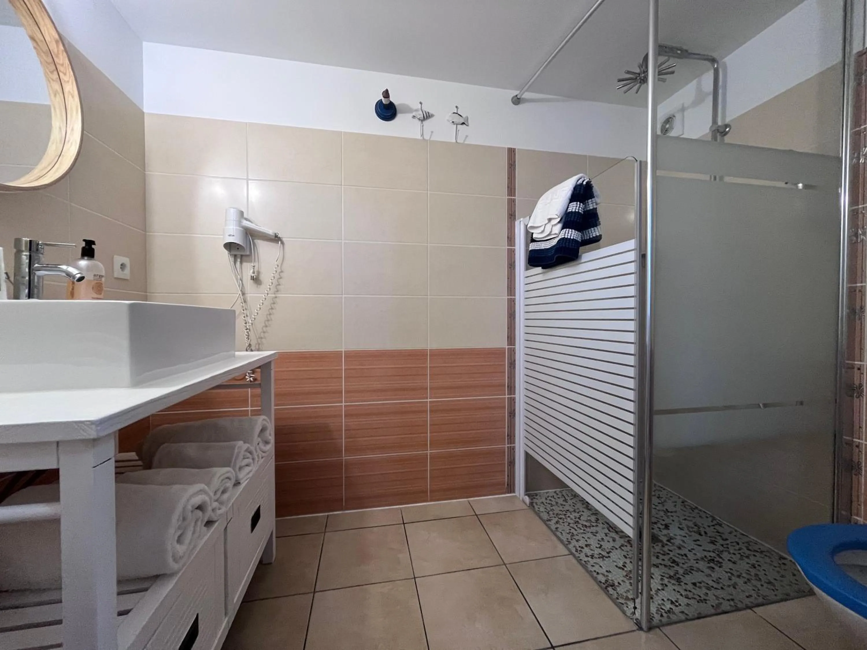 Bathroom in La Villa Herbert Maison d'hôtes à Andernos