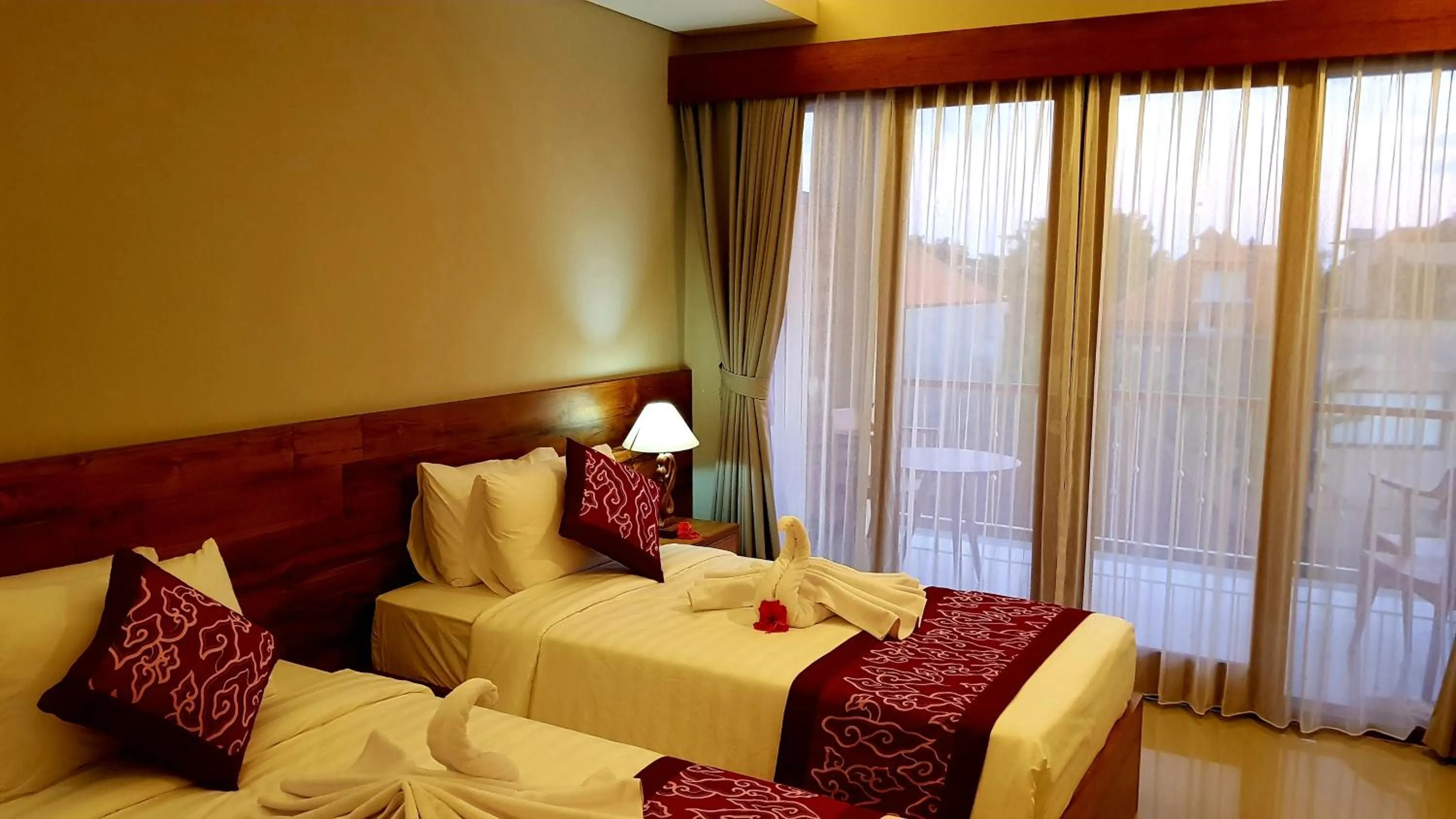 Bedroom, Bed in Swan Inn