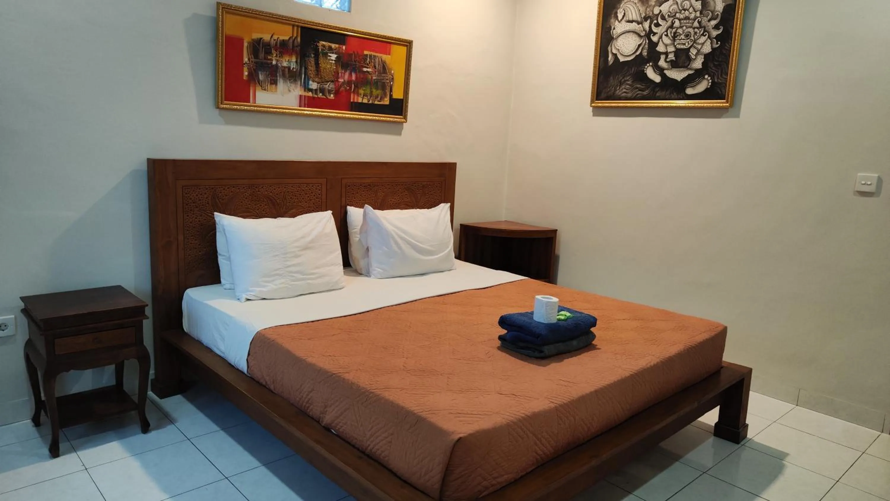 Bedroom, Bed in Swan Inn