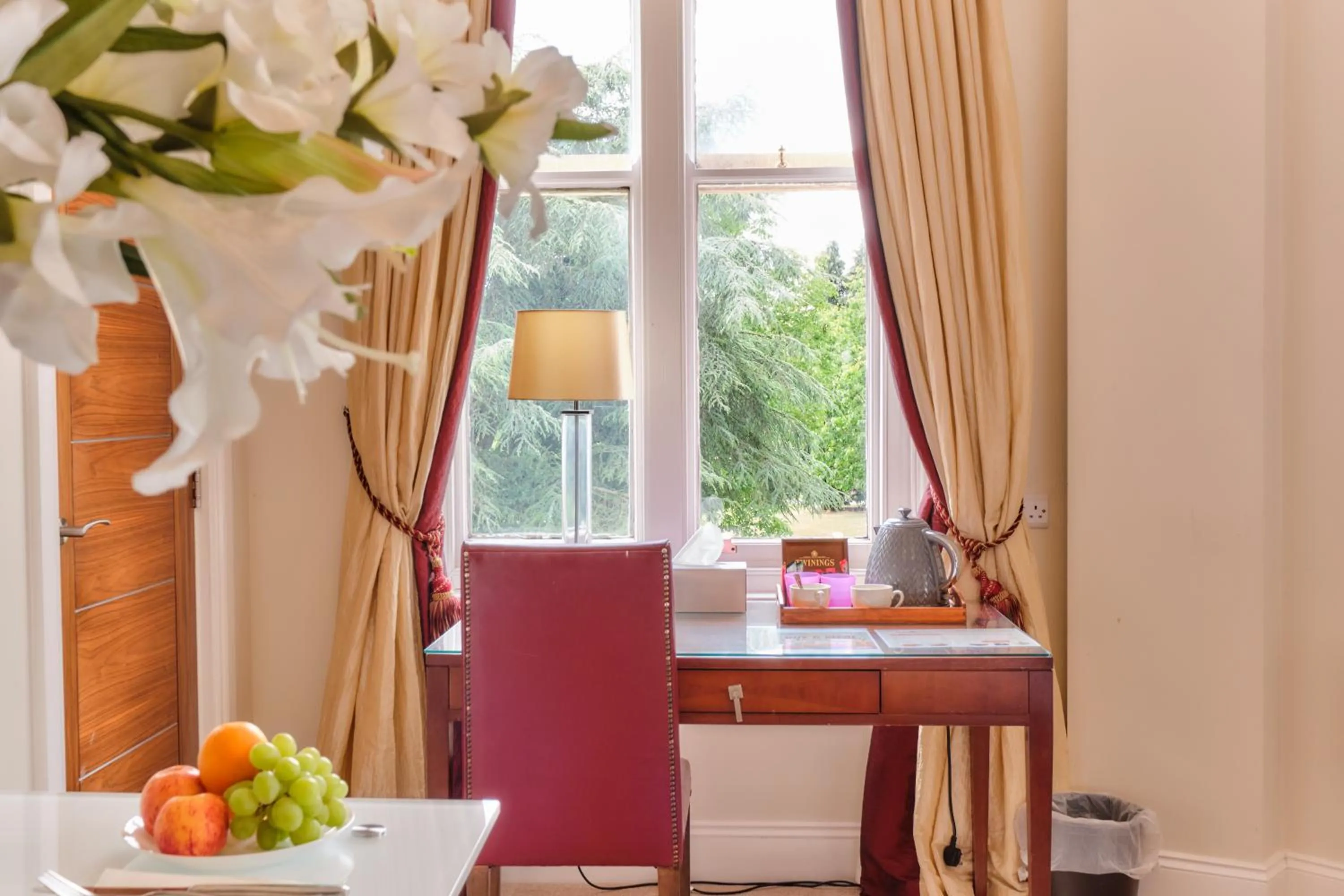 Seating area in Kings Park Hotel
