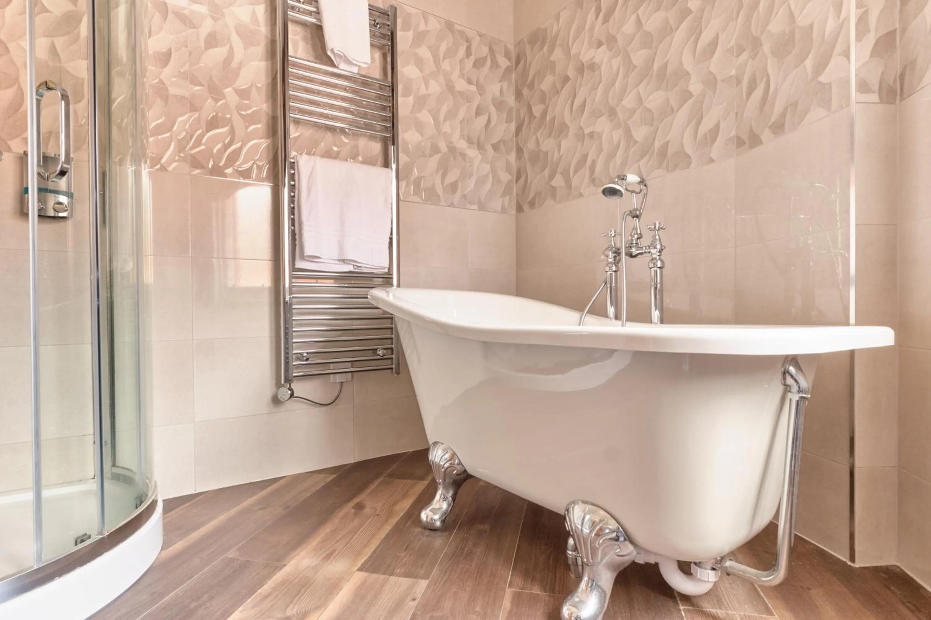 Bath in Kings Park Hotel