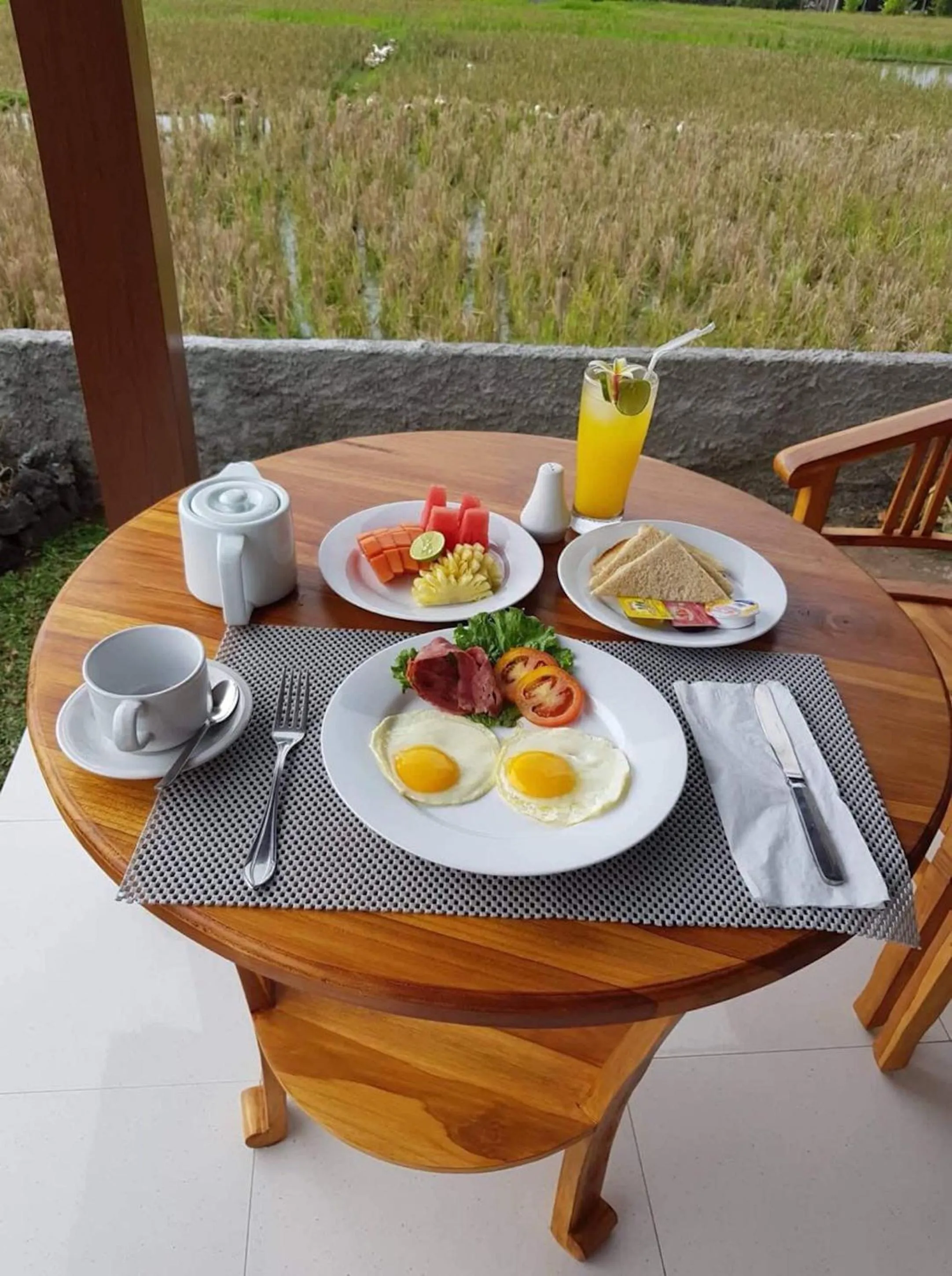 Breakfast in Paraiso Cottage Ubud