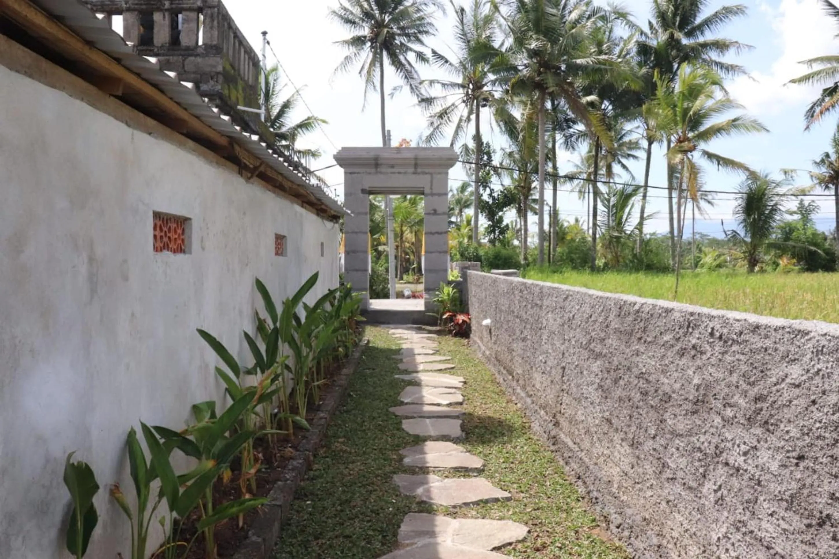 Facade/entrance in Paraiso Cottage Ubud