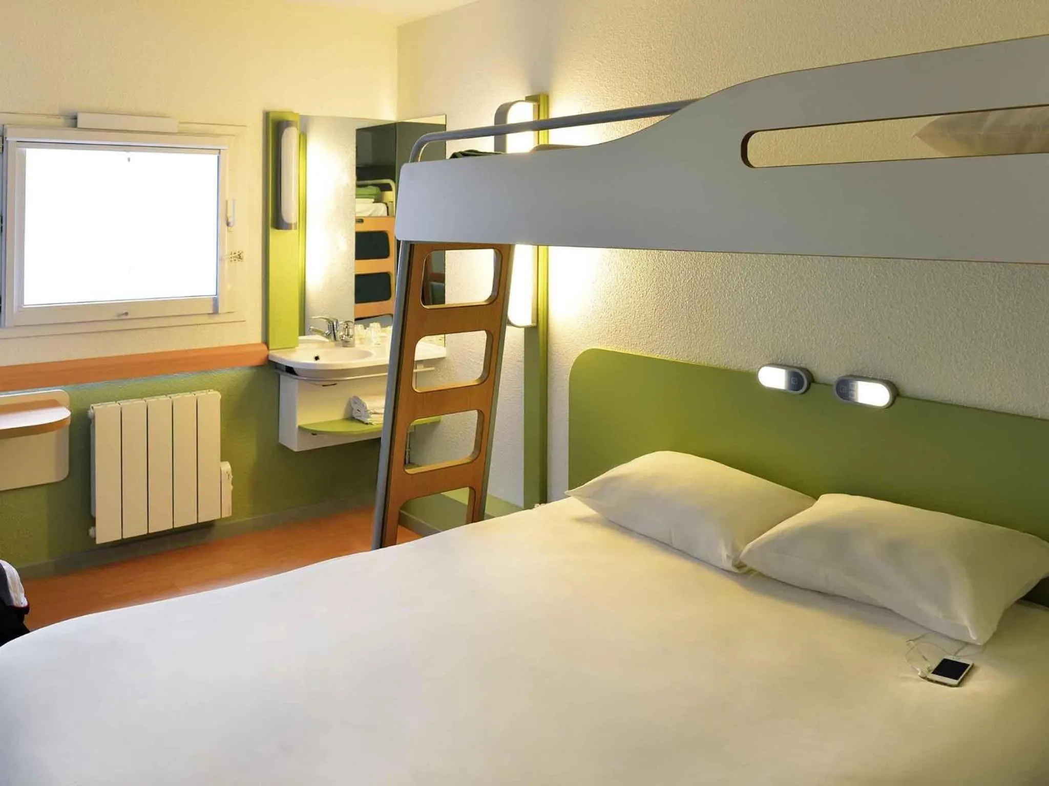 Bedroom, Bed in Ibis Budget Orléans Nord Saran