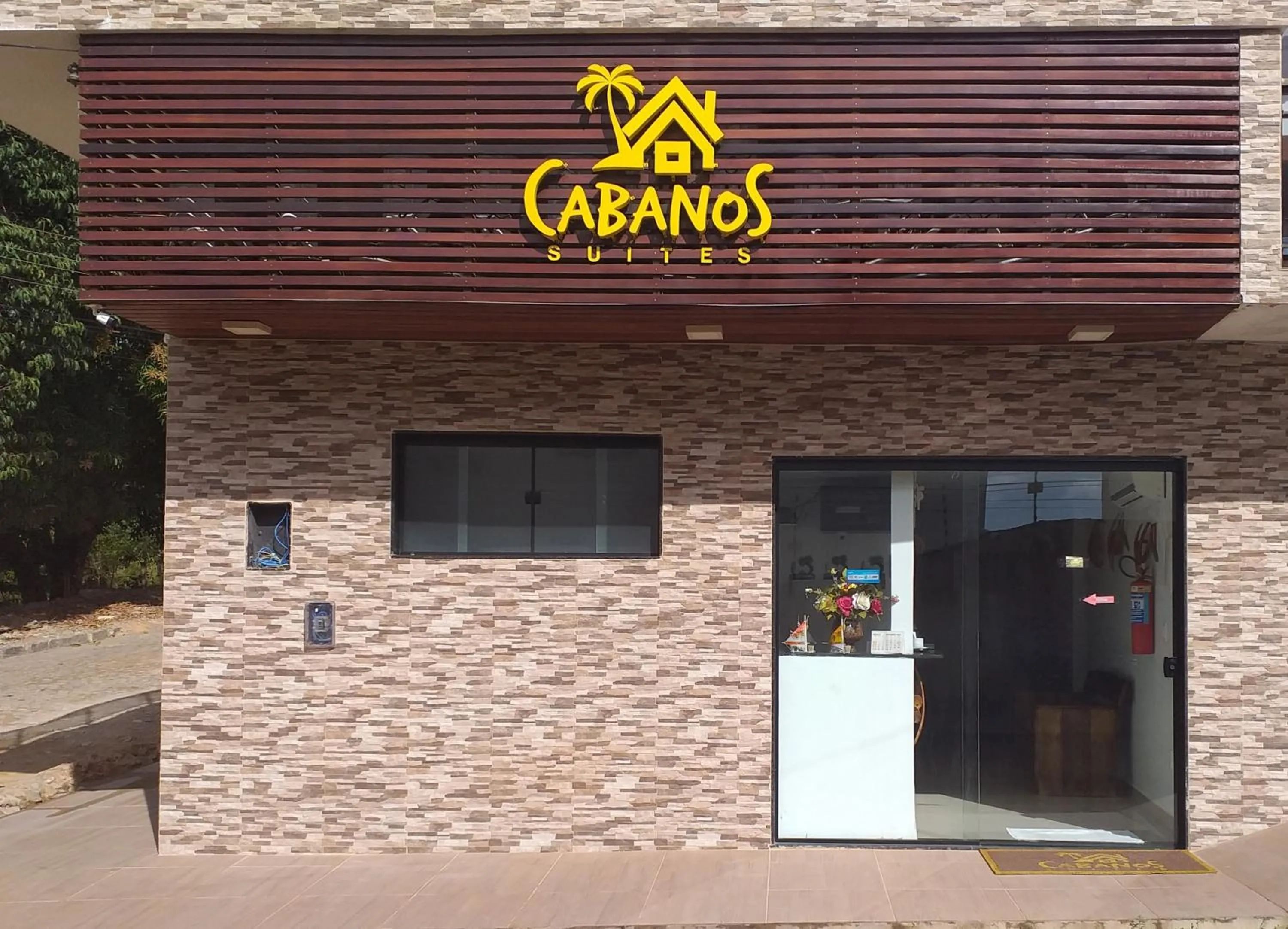 Facade/entrance in Cabanos Suites