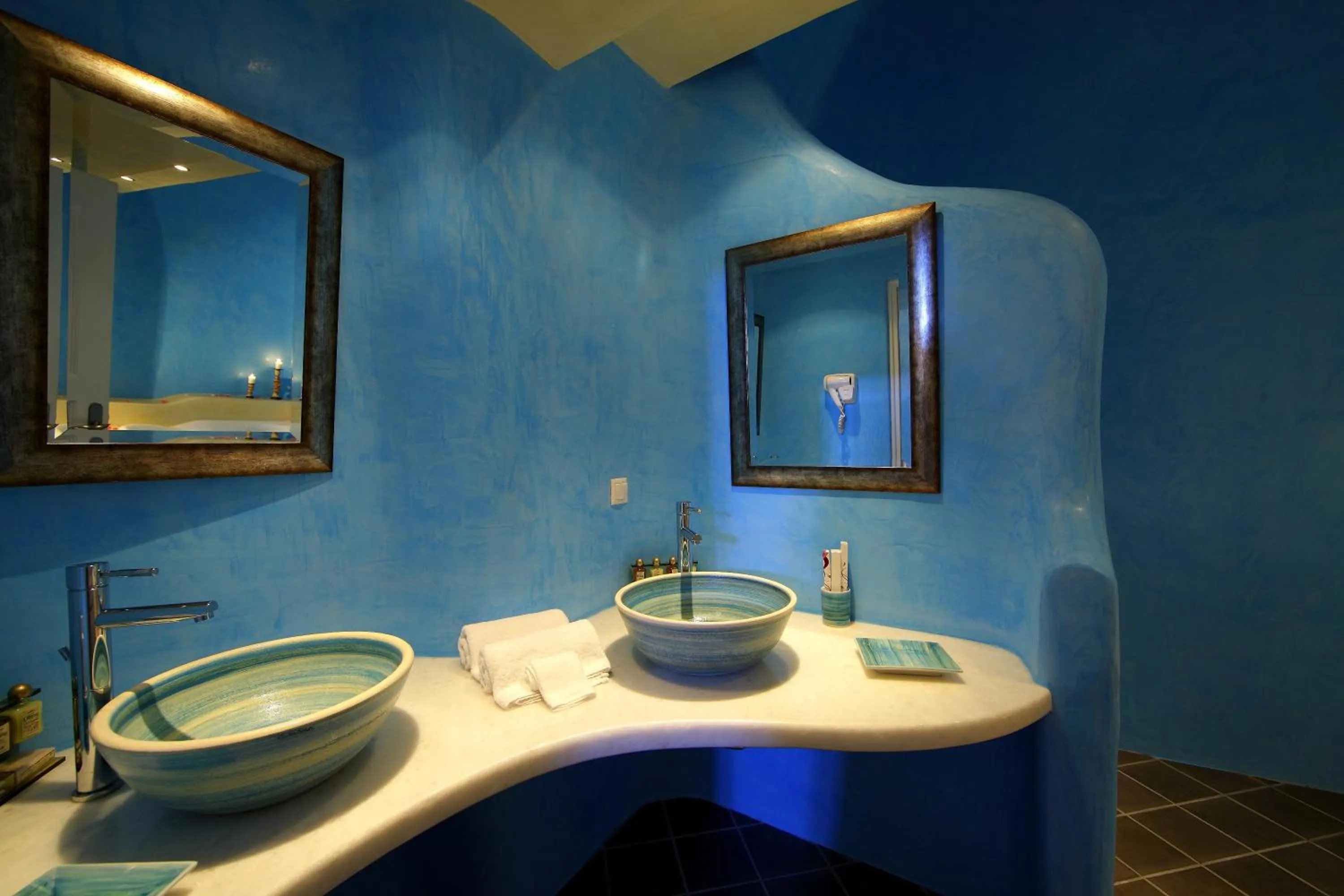 Bathroom in Ikastikies Suites