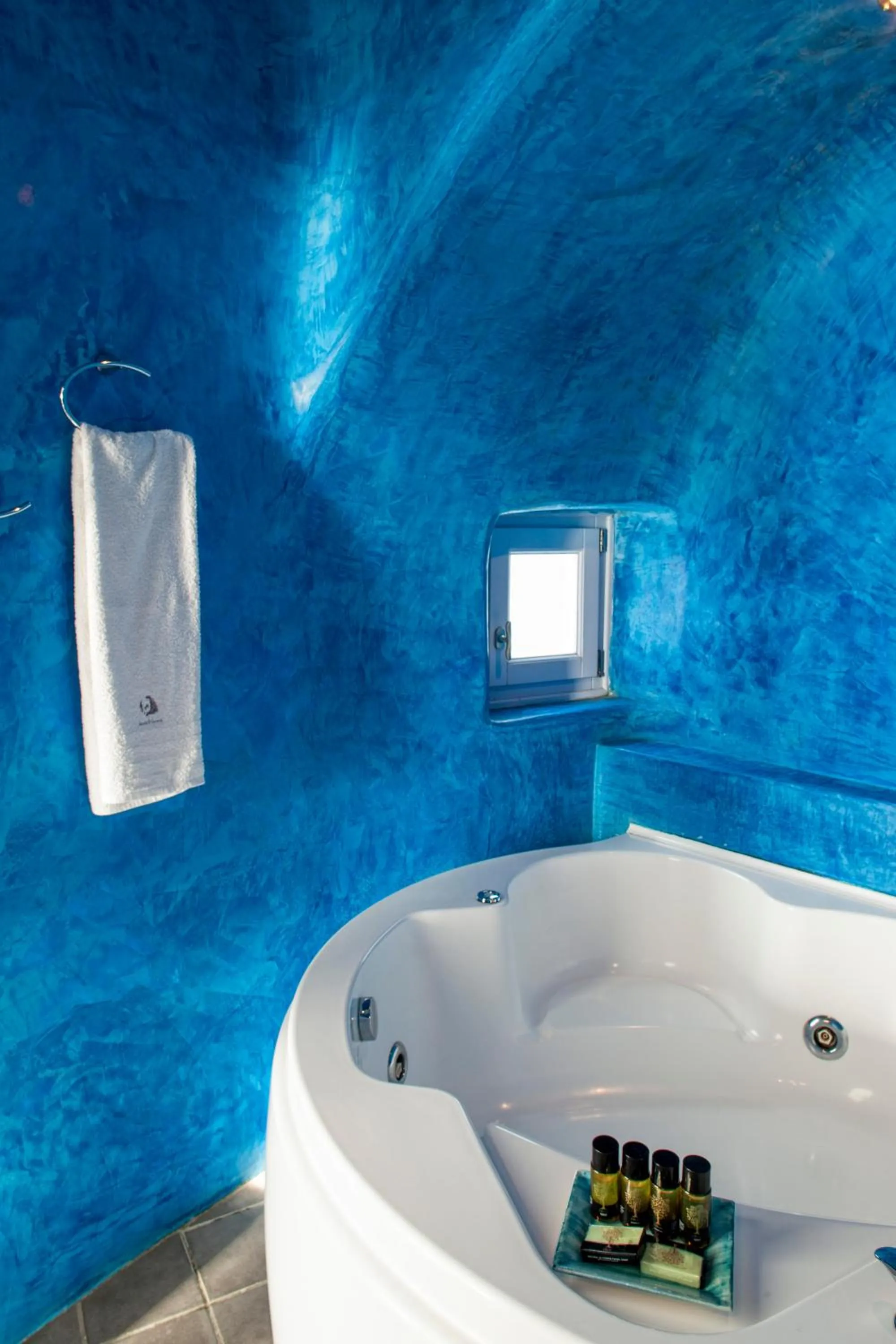 Bathroom in Ikastikies Suites