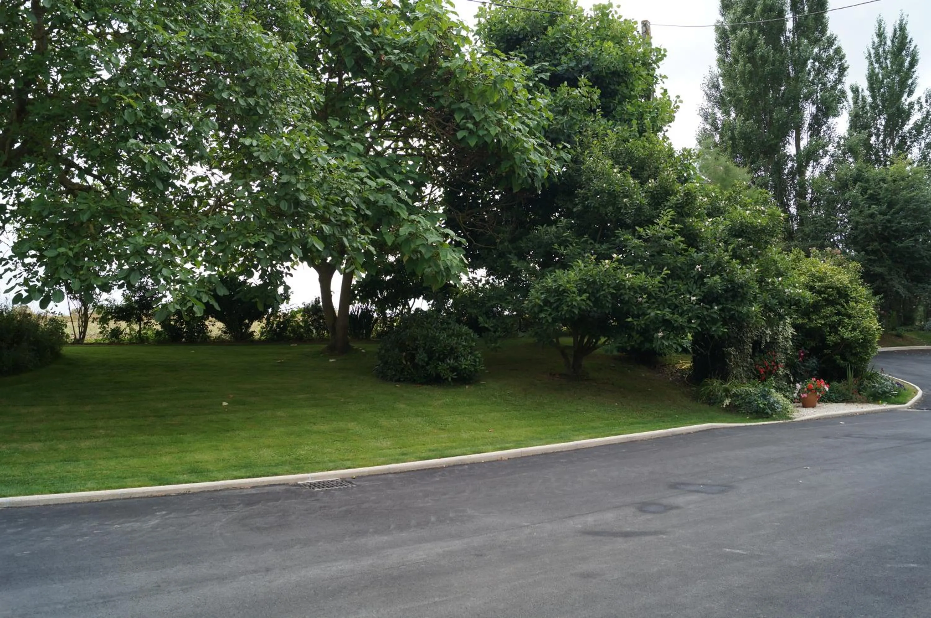 Garden in Chambres d'Hôtes La Loubatais
