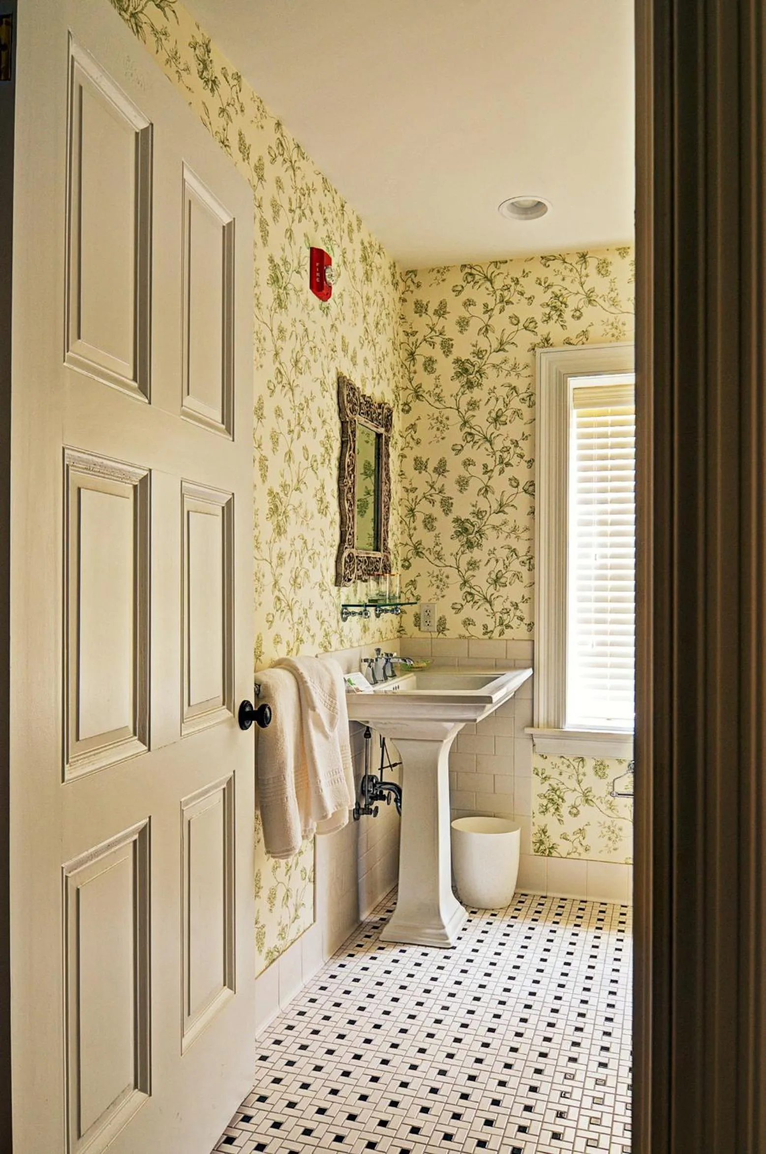 Bathroom in Fort Conde Inn - Mobile