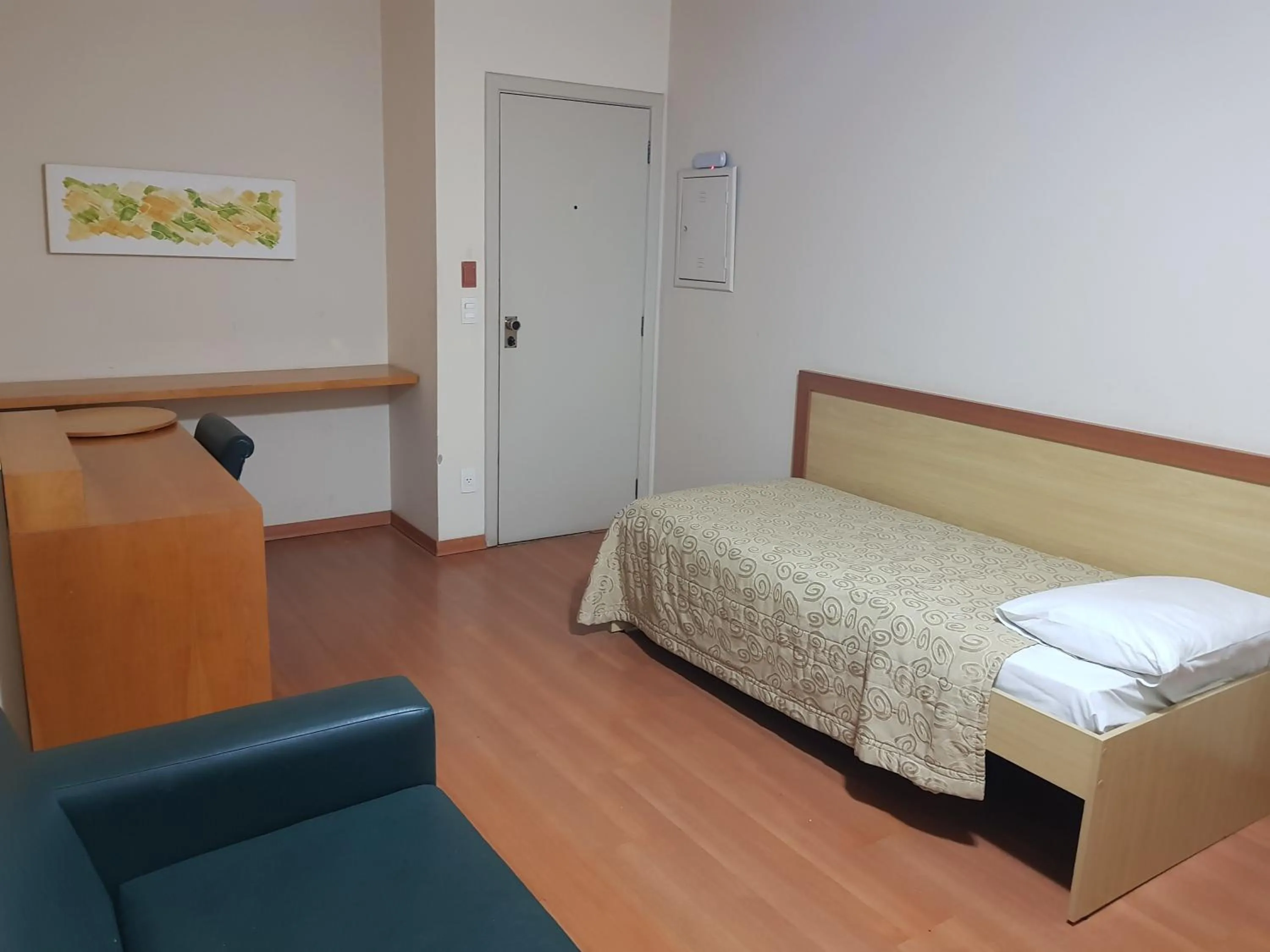 Seating area, Bed in Omega Flat