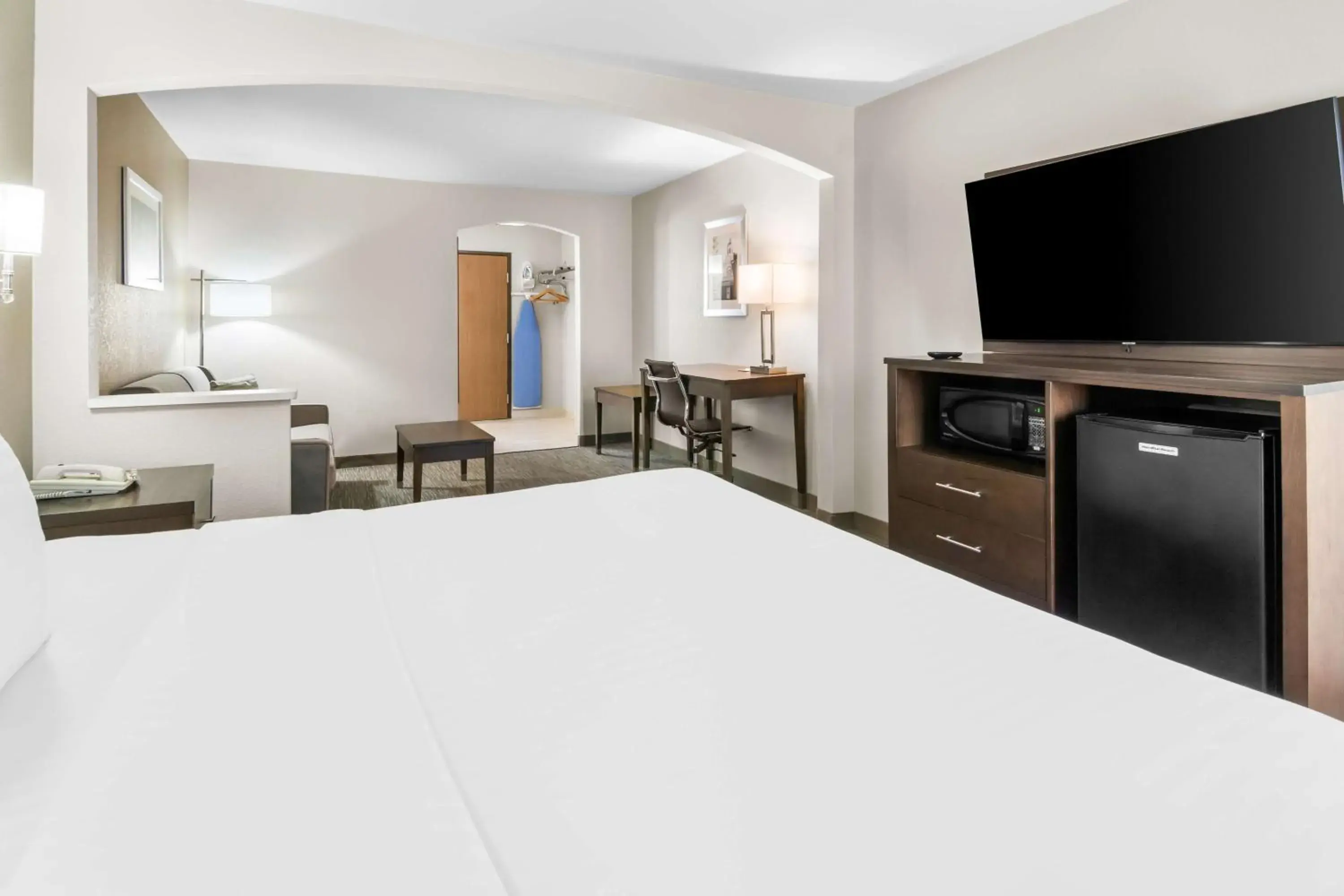 King Suite with Sofa Bed - Non-Smoking in Best Western Abilene Inn & Suites King Suite with Sofa Bed - Non-Smoking in Best Western Abilene Inn & Suites