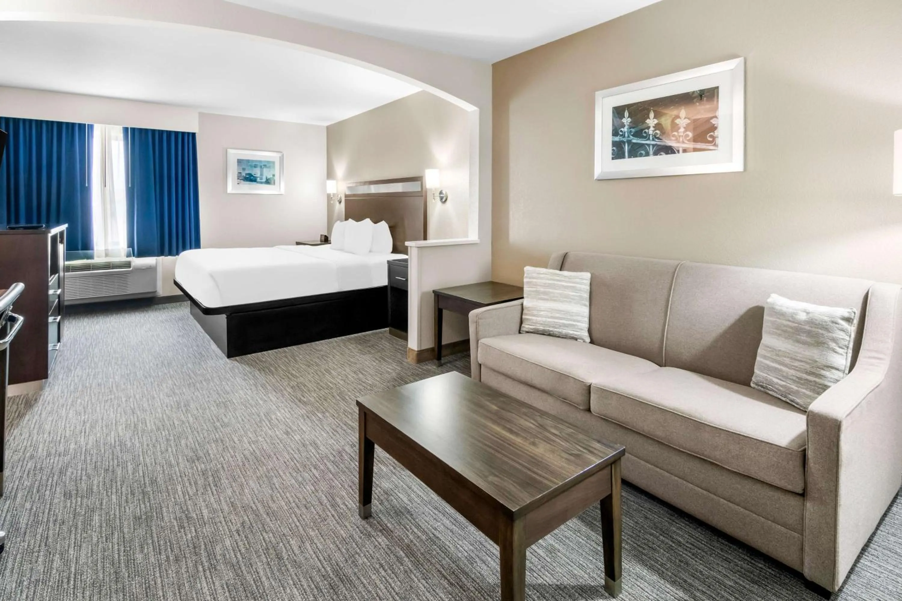 Photo of the whole room, Bed in Best Western Abilene Inn & Suites